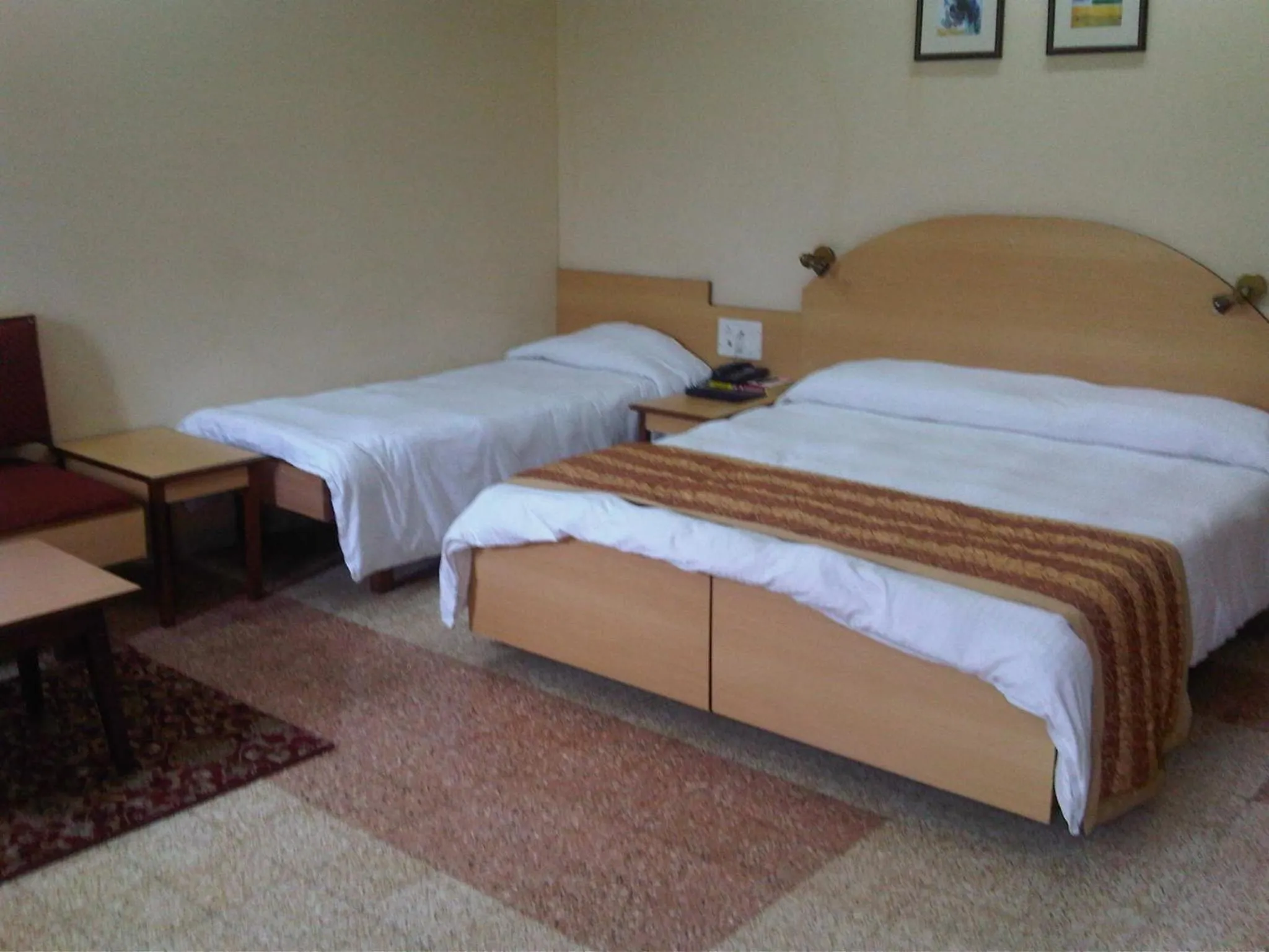 Bed in Chateau Windsor Hotel - Marine Drive