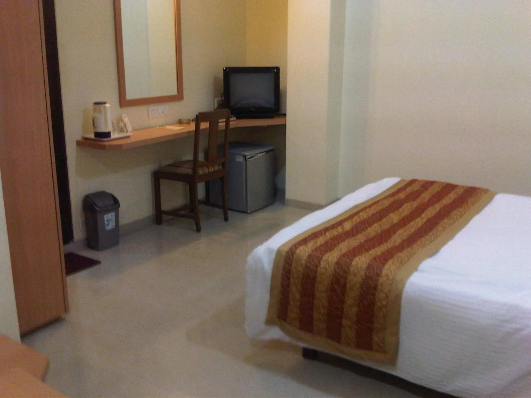 Bed in Chateau Windsor Hotel - Marine Drive