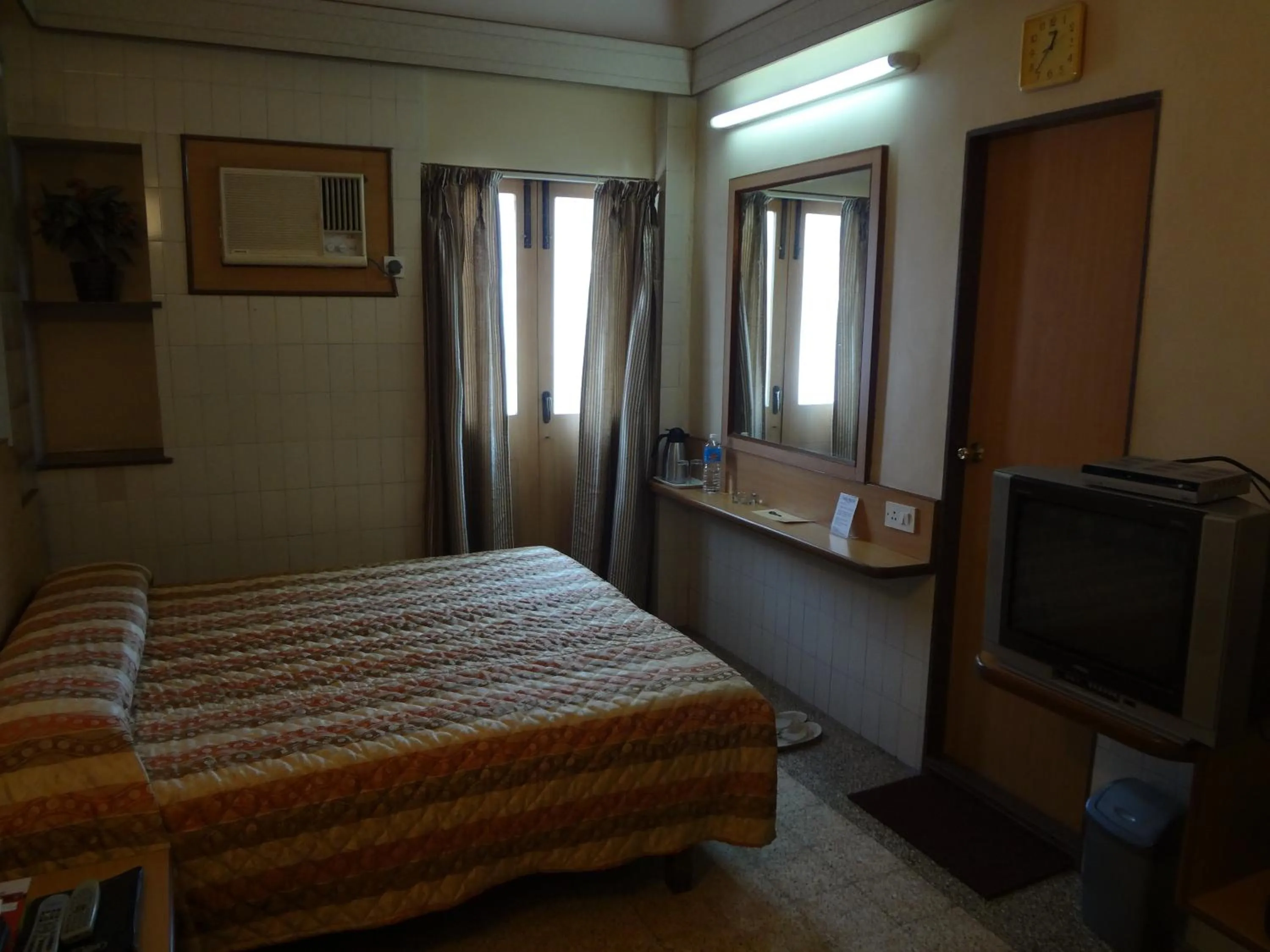 Bed in Chateau Windsor Hotel - Marine Drive