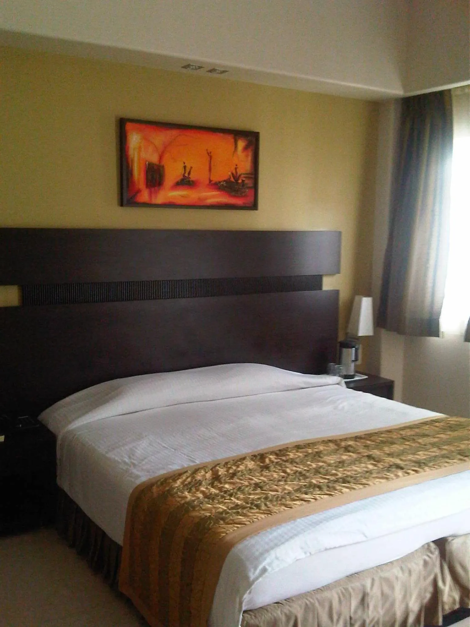 Bed in Chateau Windsor Hotel - Marine Drive