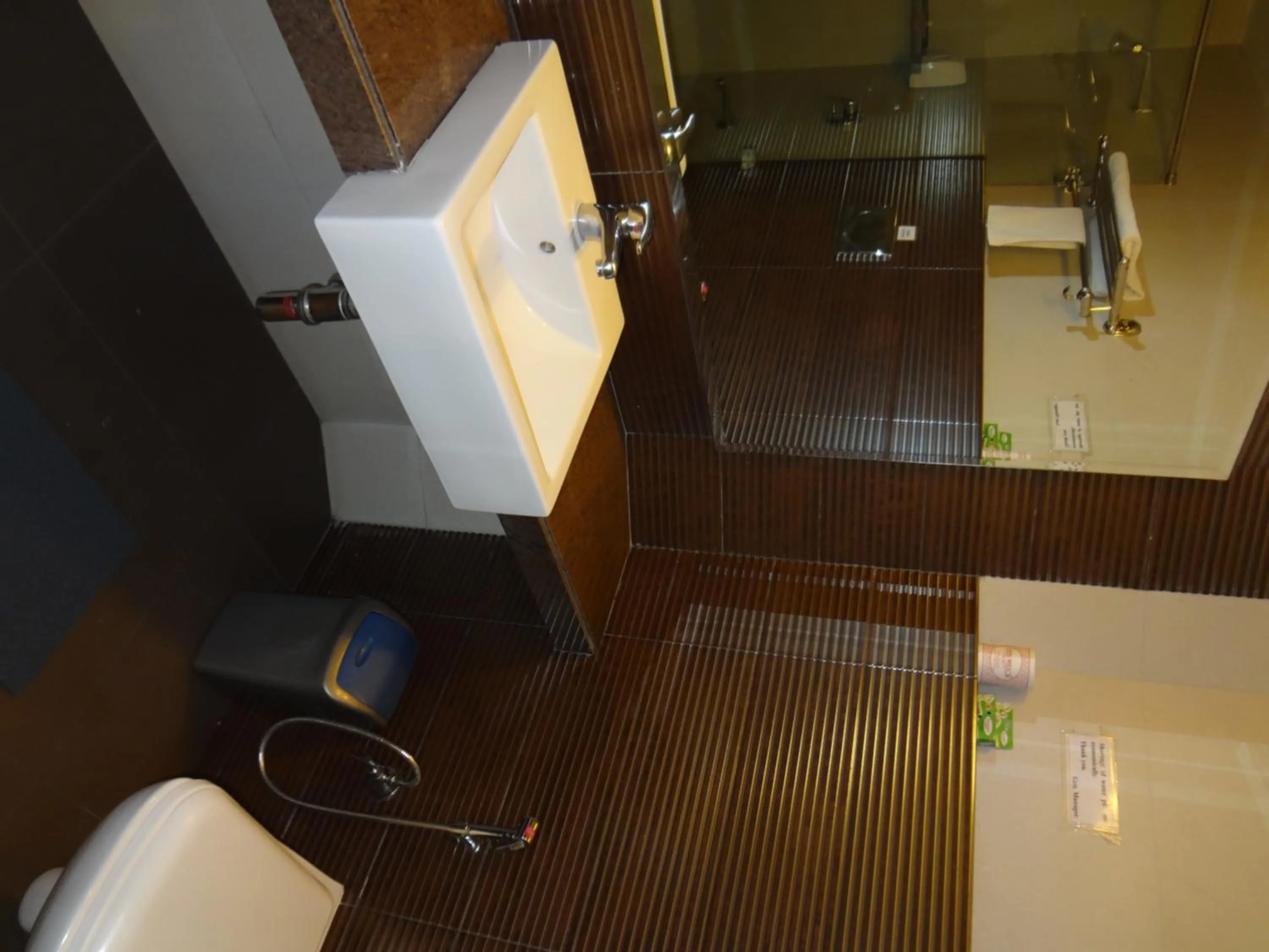 Bathroom in Chateau Windsor Hotel - Marine Drive
