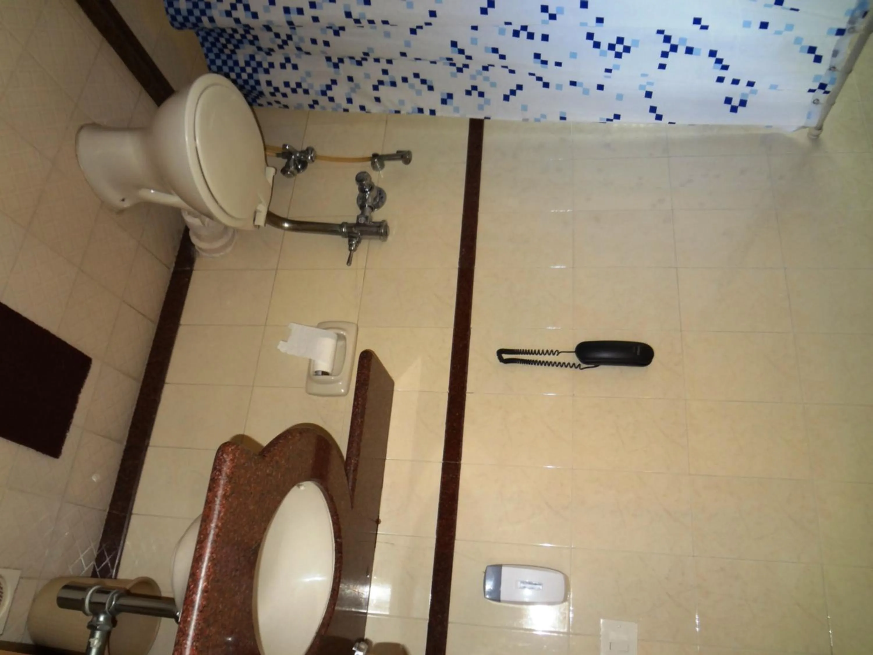 Bathroom in Chateau Windsor Hotel - Marine Drive