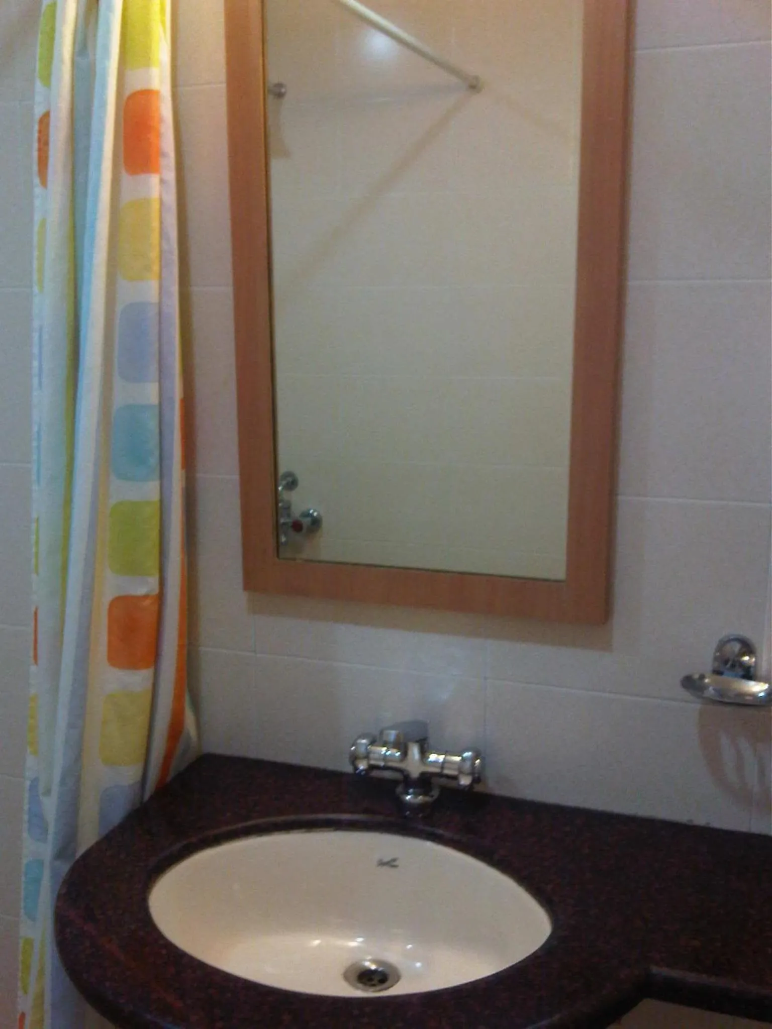 Bathroom in Chateau Windsor Hotel - Marine Drive
