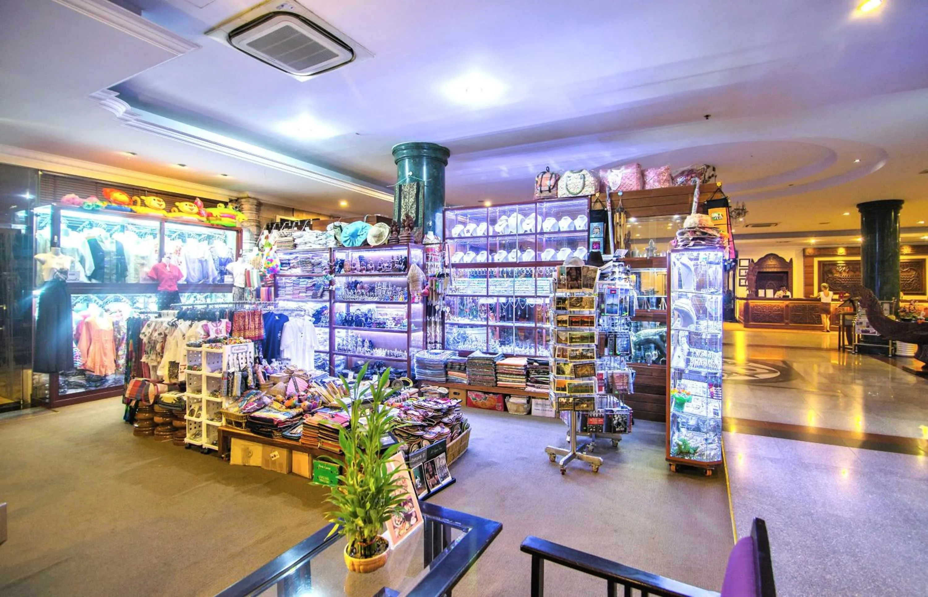 On-site shops in Hotel Somadevi Angkor Resort & Spa
