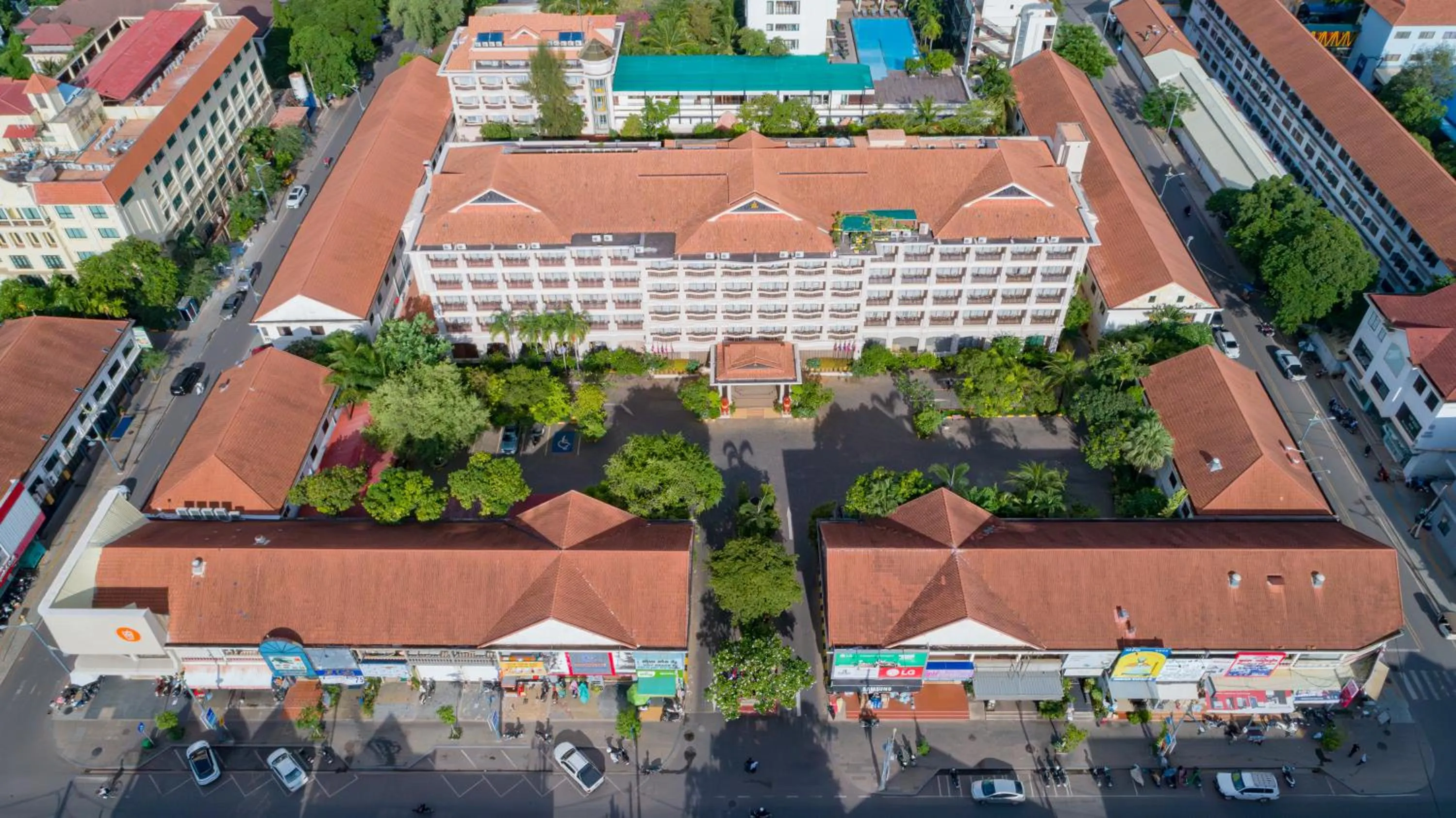 Property building in Hotel Somadevi Angkor Resort & Spa