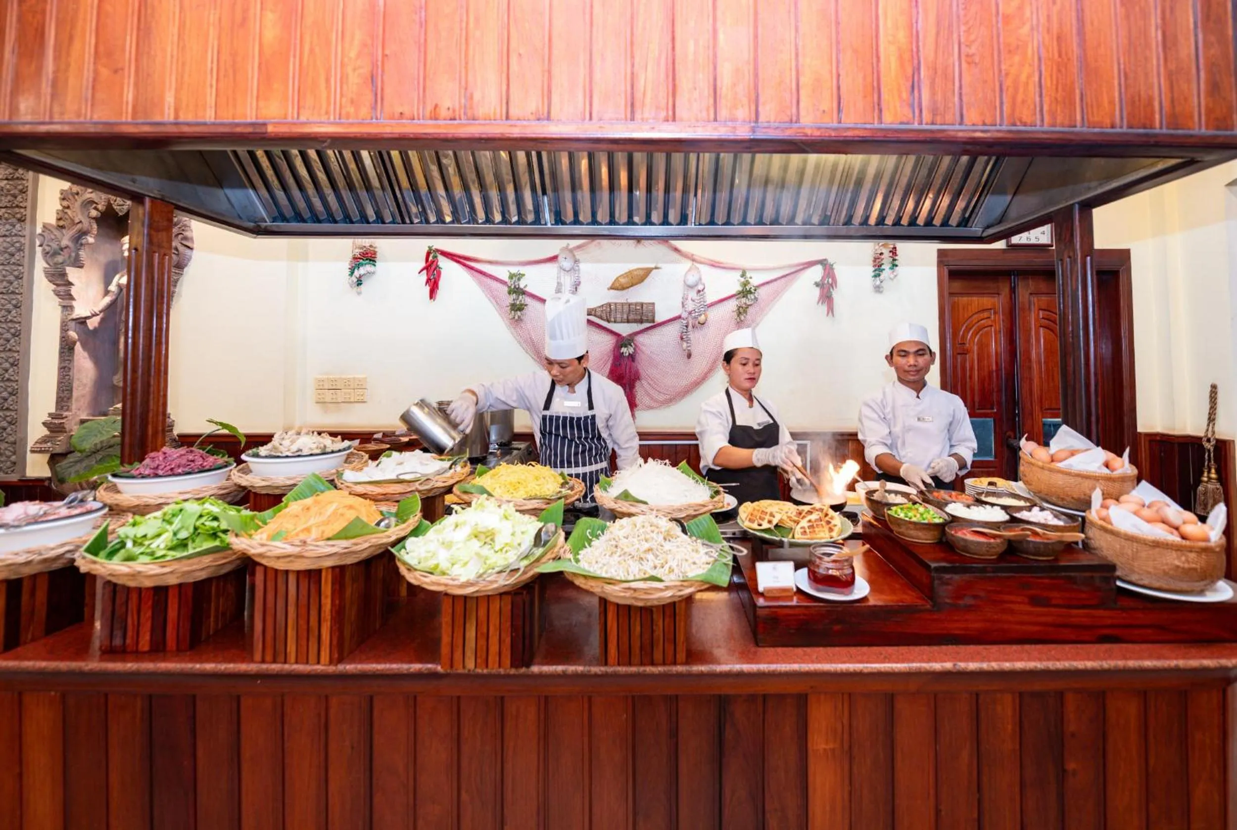 Restaurant/places to eat in Hotel Somadevi Angkor Resort & Spa