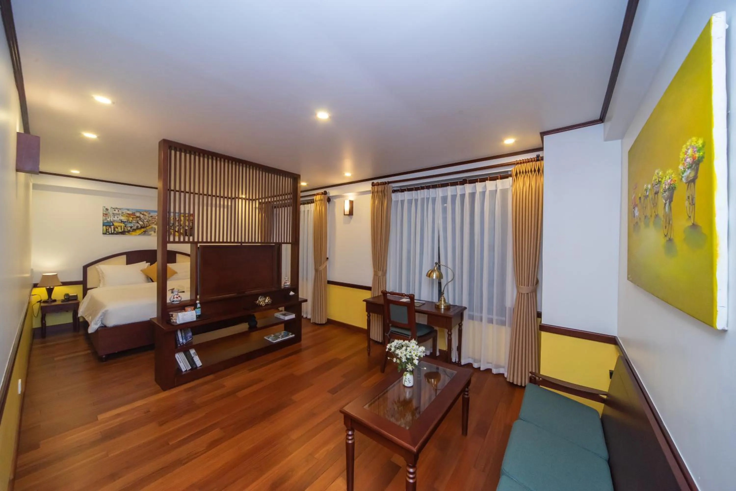 TV and multimedia, Bed in Flower Garden Hotel