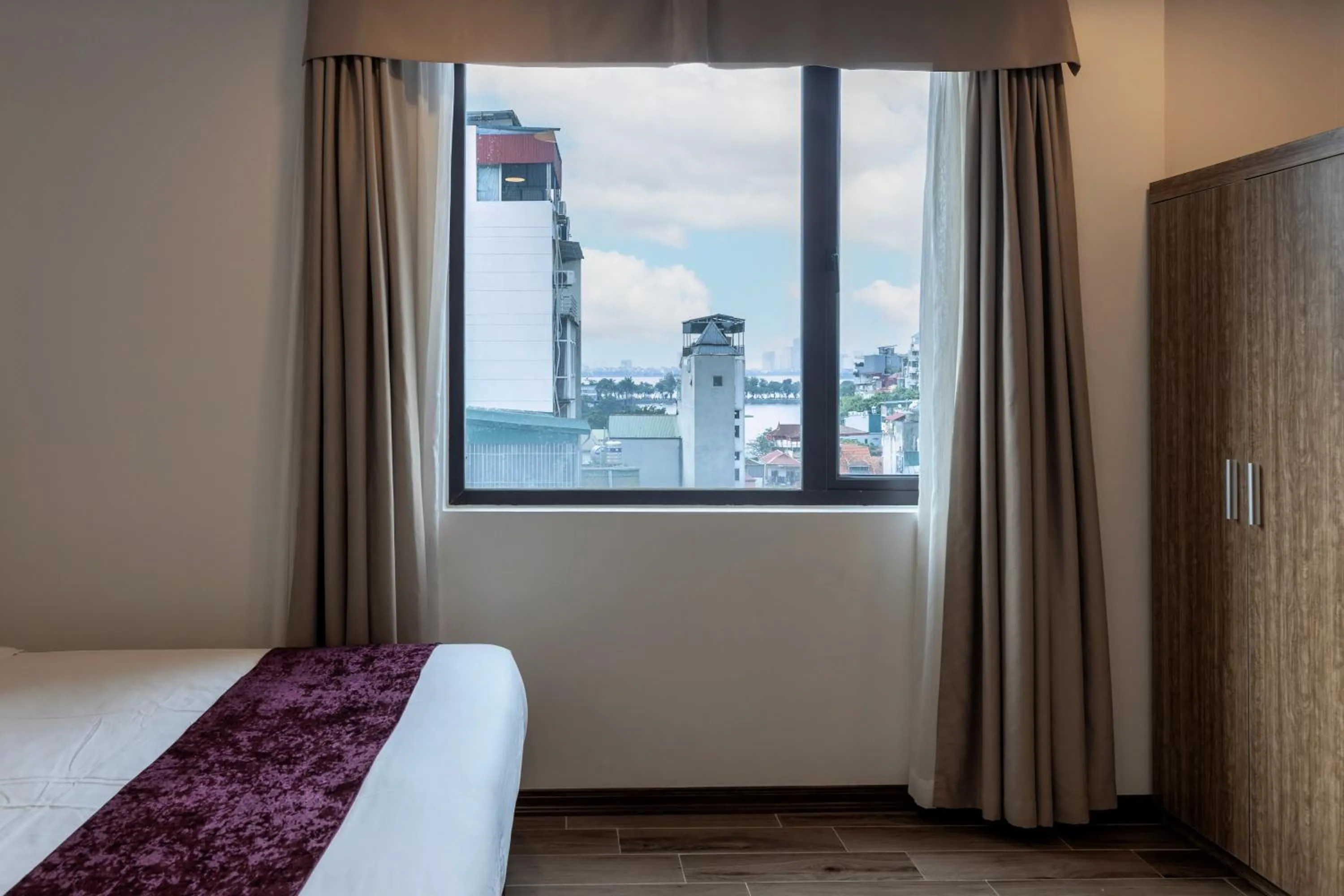 Bed in Flower Garden Hotel