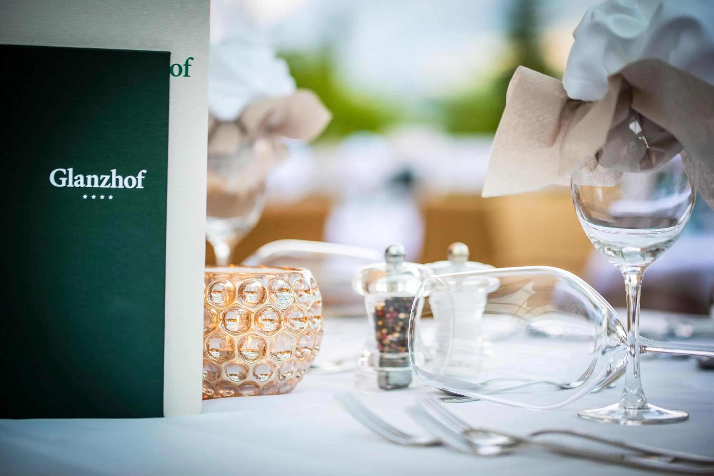 Restaurant/places to eat in Glanzhof Hotel & Apartments