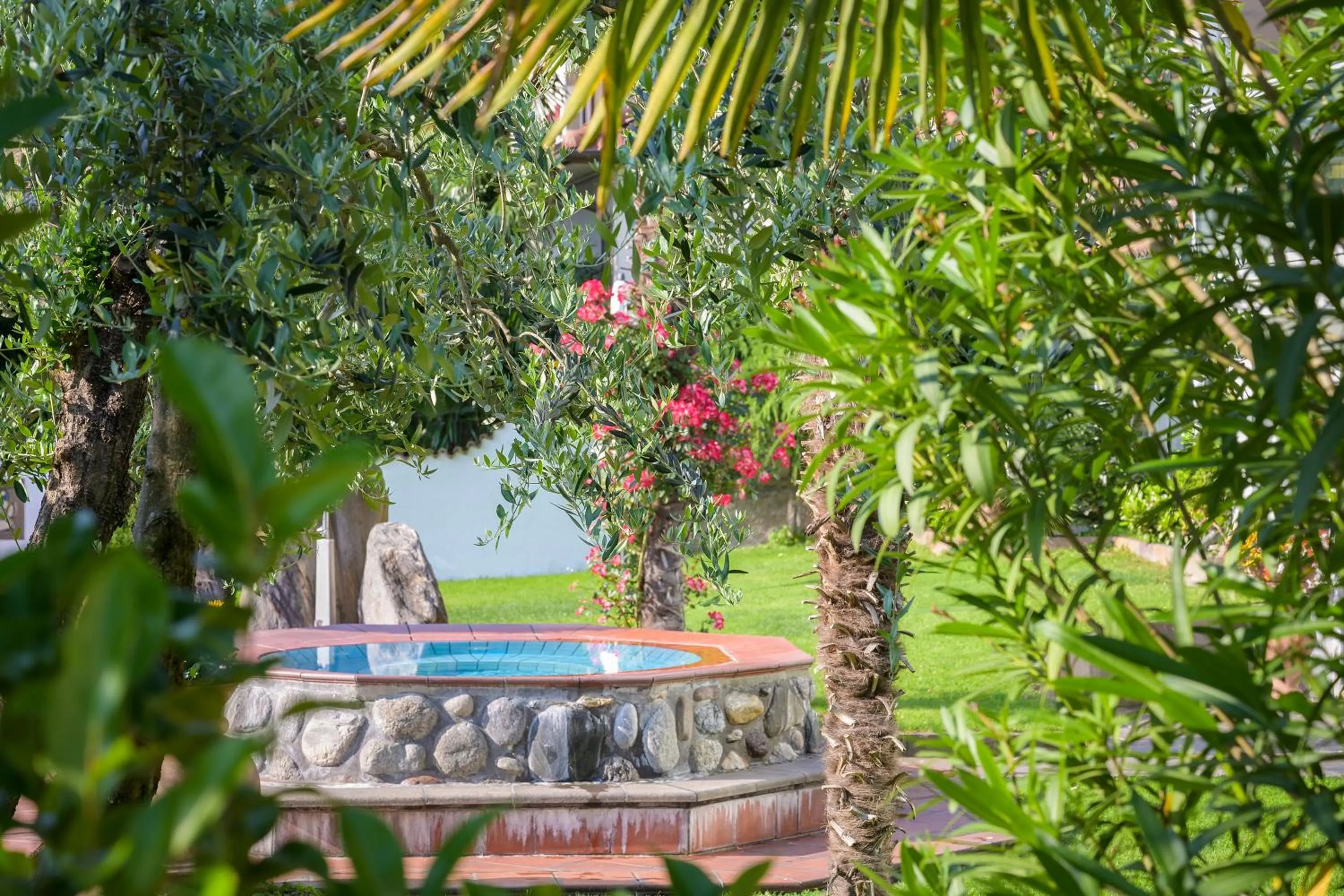 Hot Tub in Glanzhof Hotel & Apartments