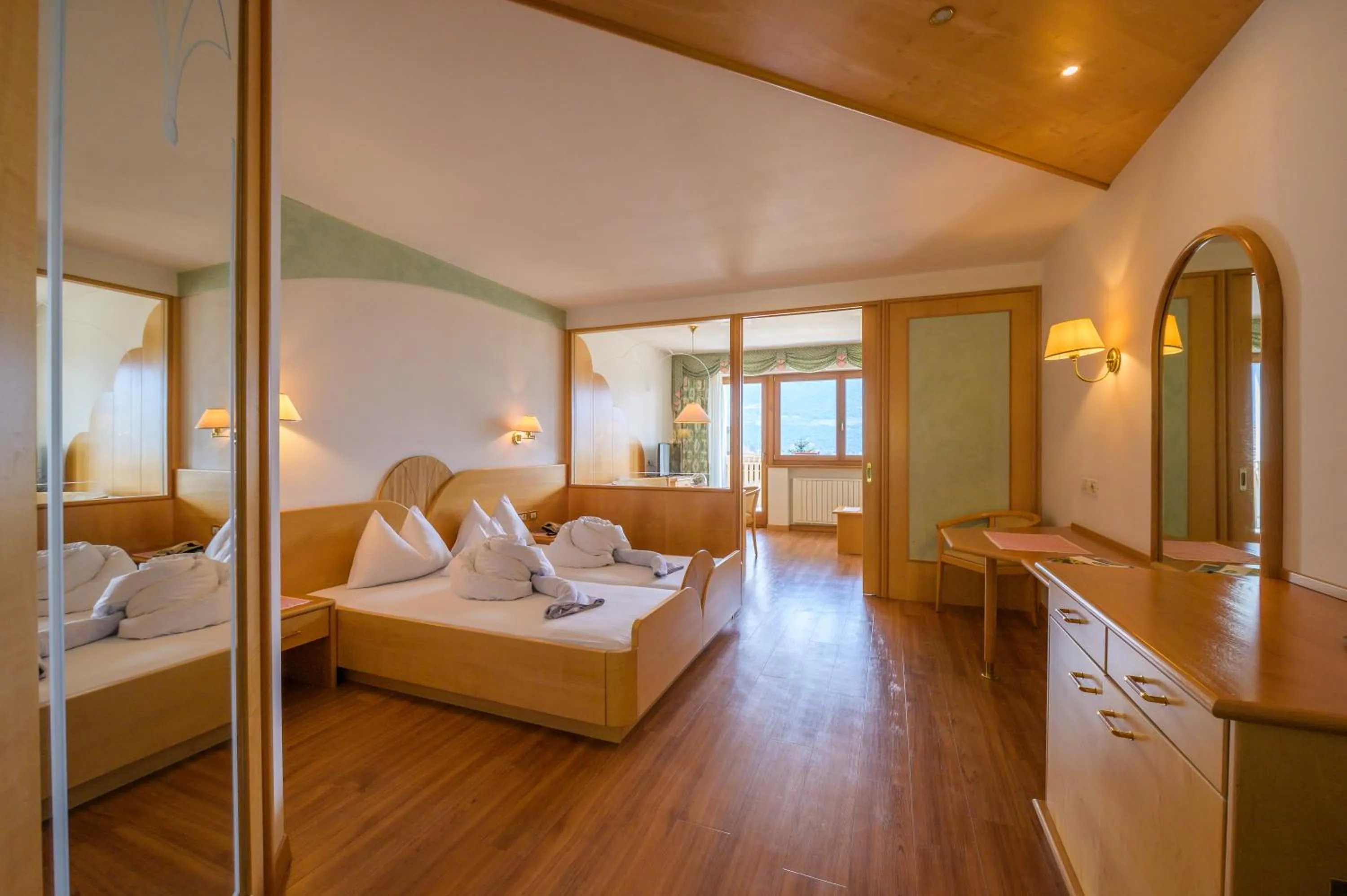 Photo of the whole room, Bed in Glanzhof Hotel & Apartments