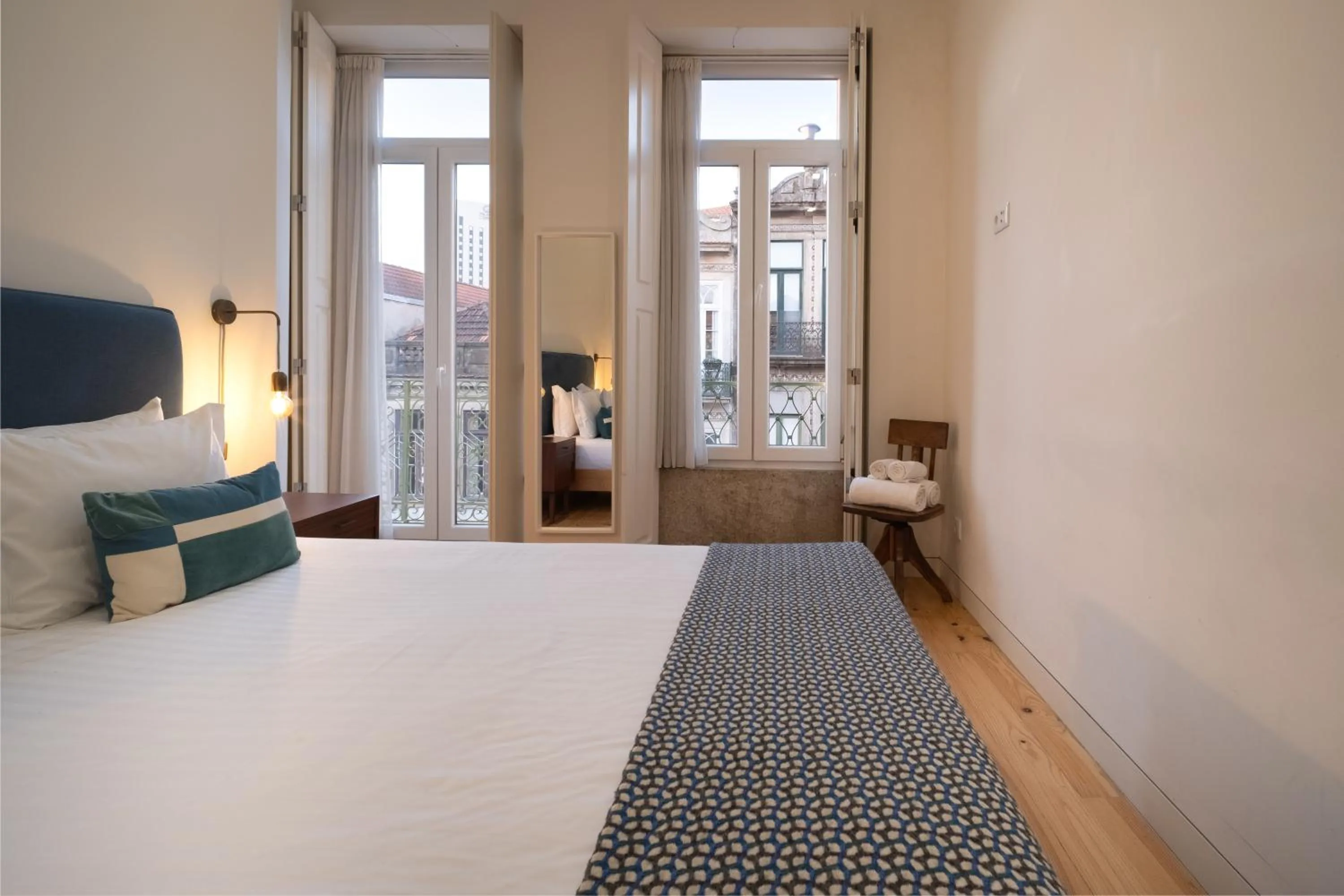 Bedroom, Bed in Bonfim 234 Townhouse