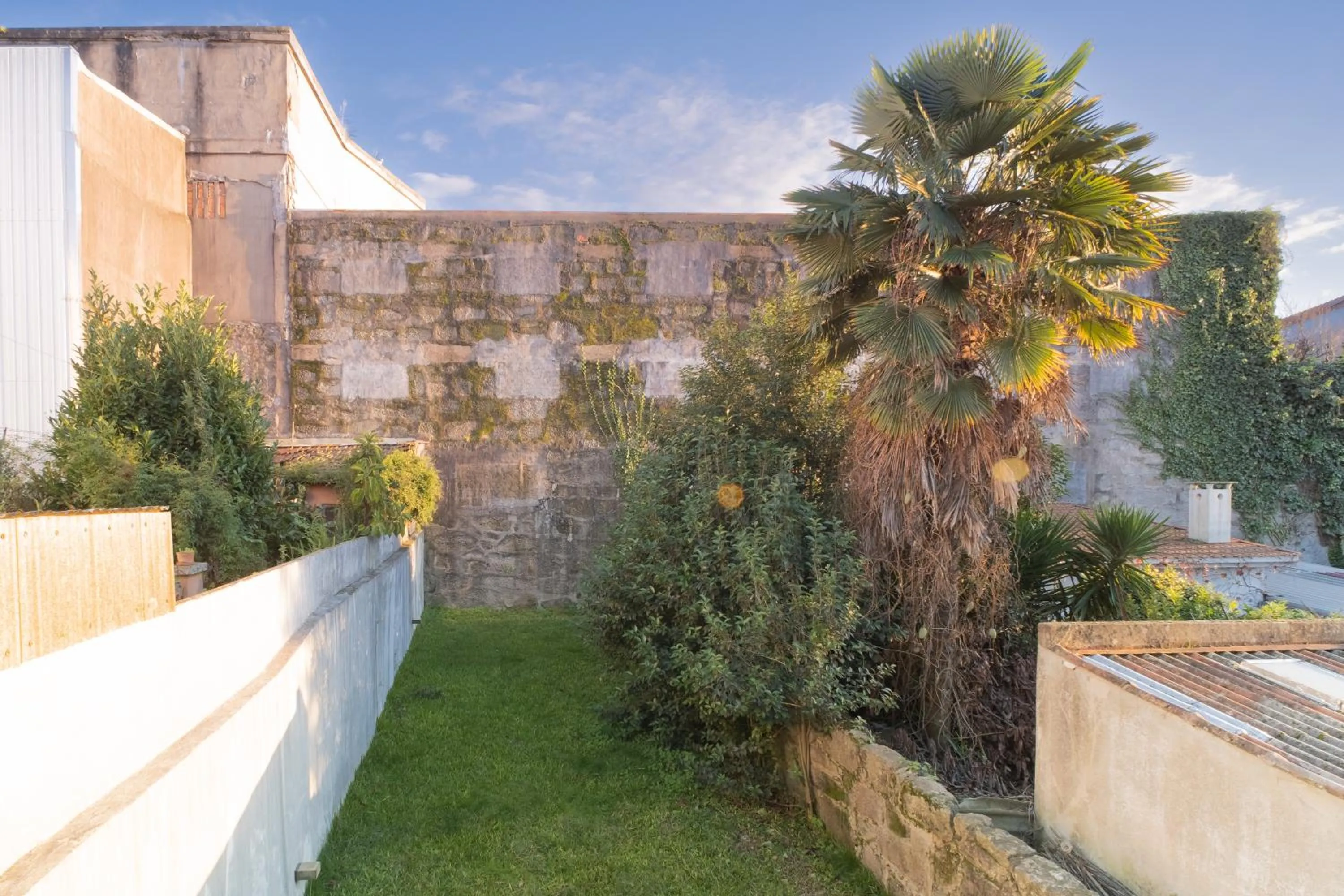 Garden view in Bonfim 234 Townhouse