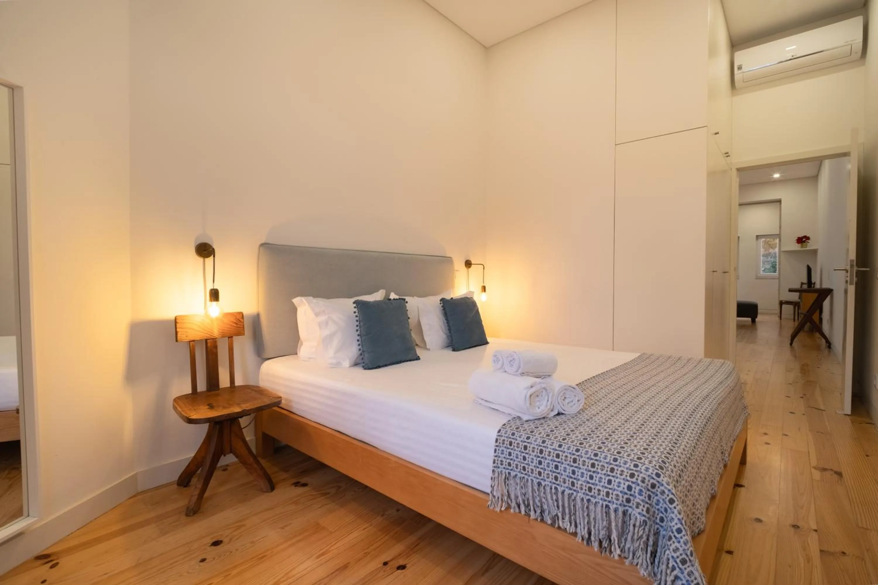 Bedroom, Bed in Bonfim 234 Townhouse