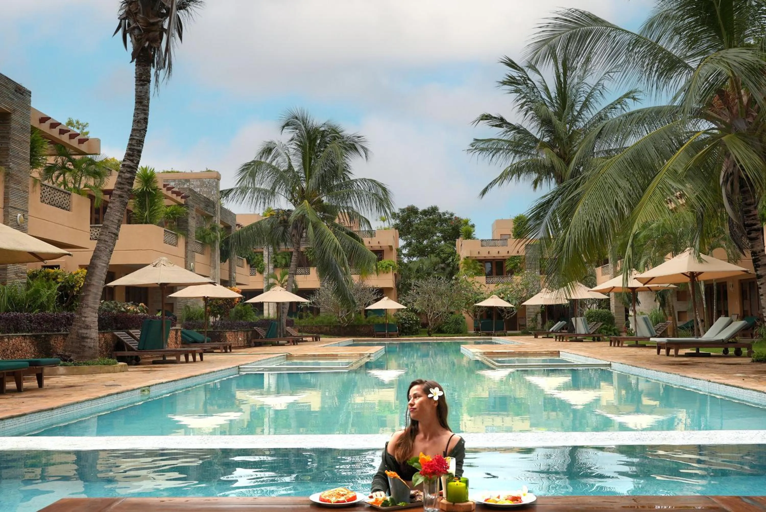 Swimming pool in Villa Mandhari - Diani Beach
