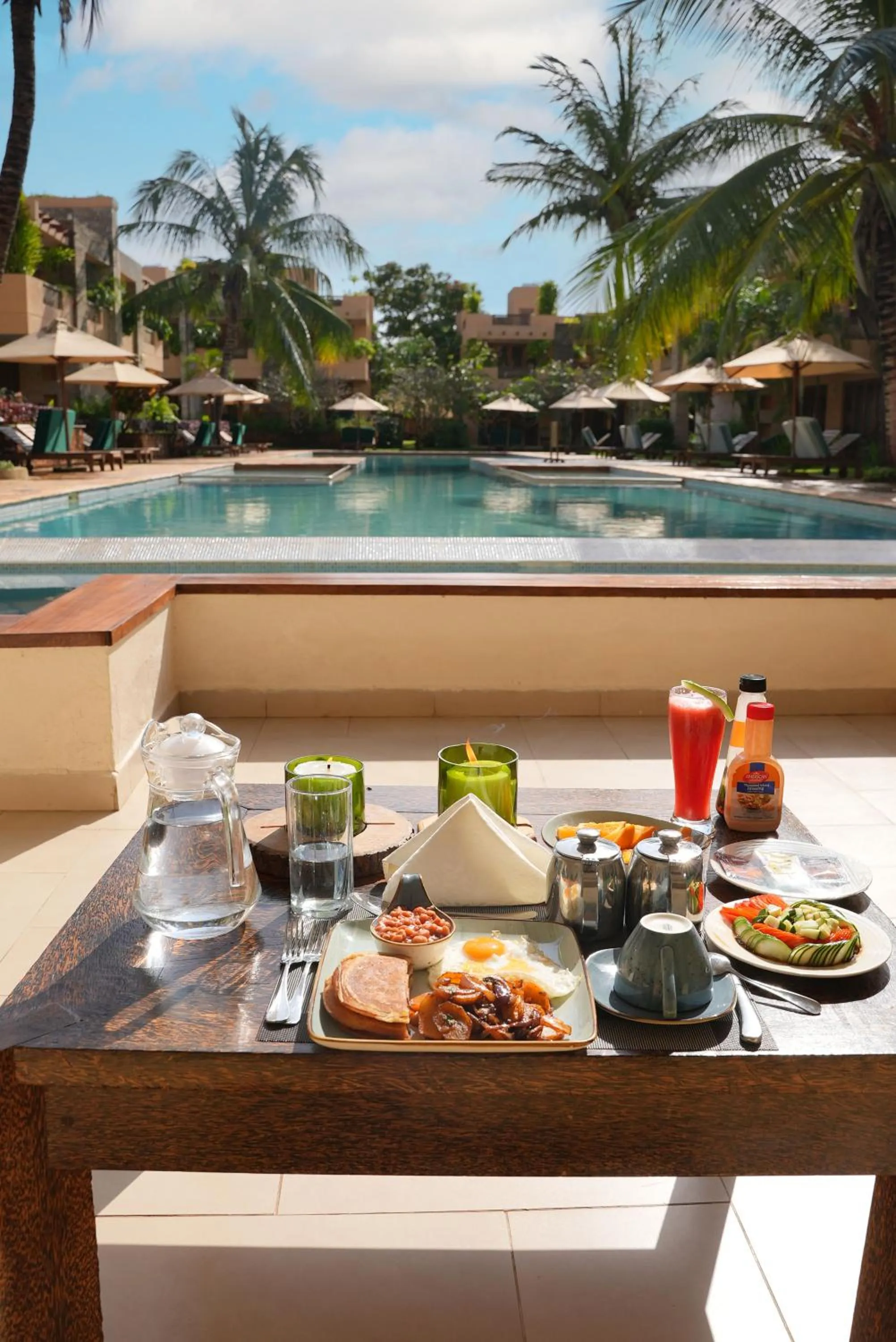 Swimming pool in Villa Mandhari - Diani Beach