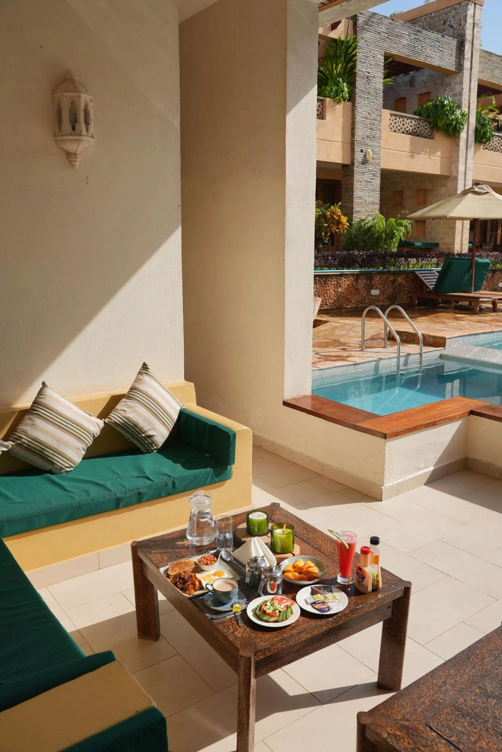 Swimming pool in Villa Mandhari - Diani Beach