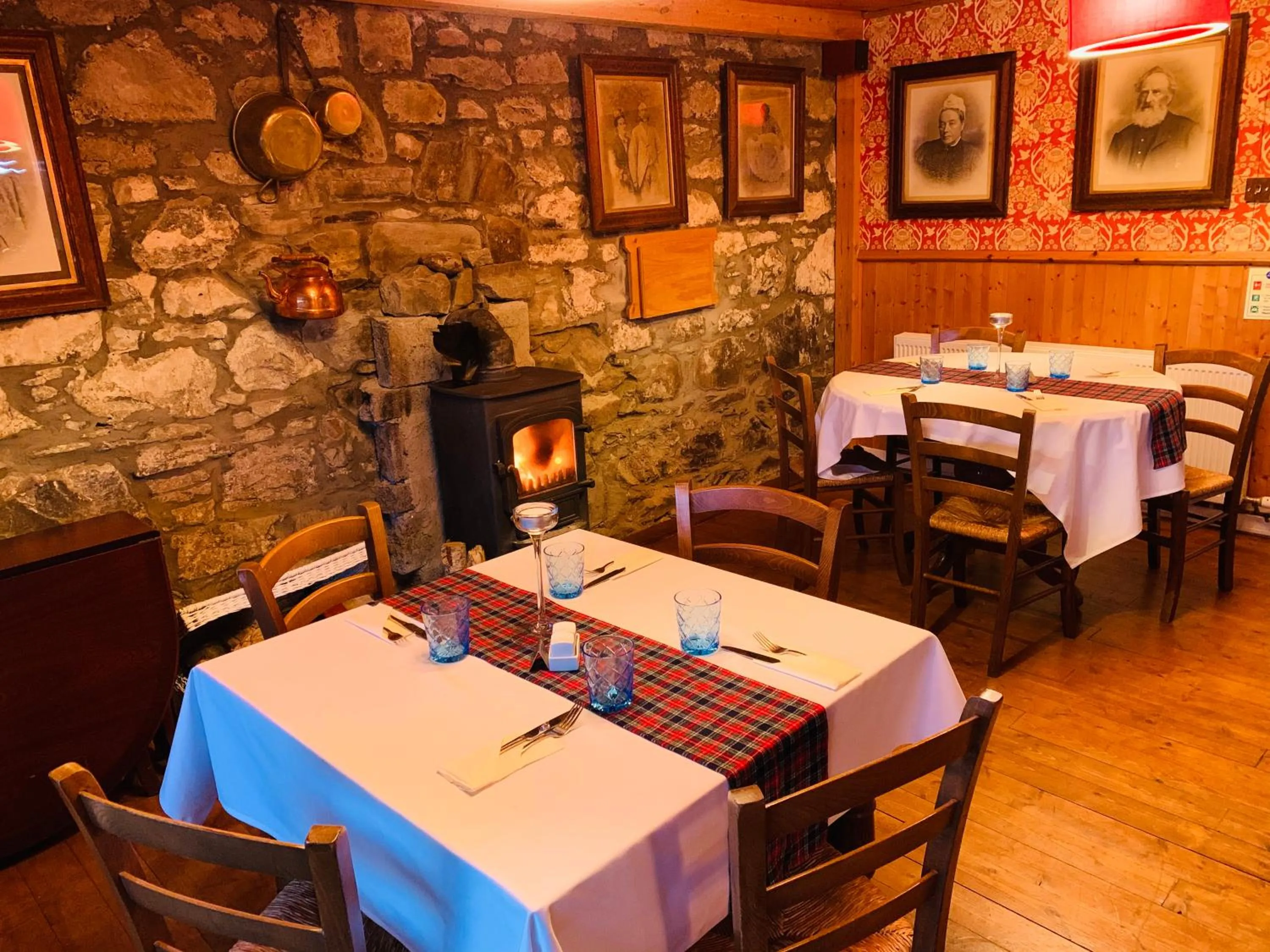 Restaurant/places to eat in Aultguish Inn