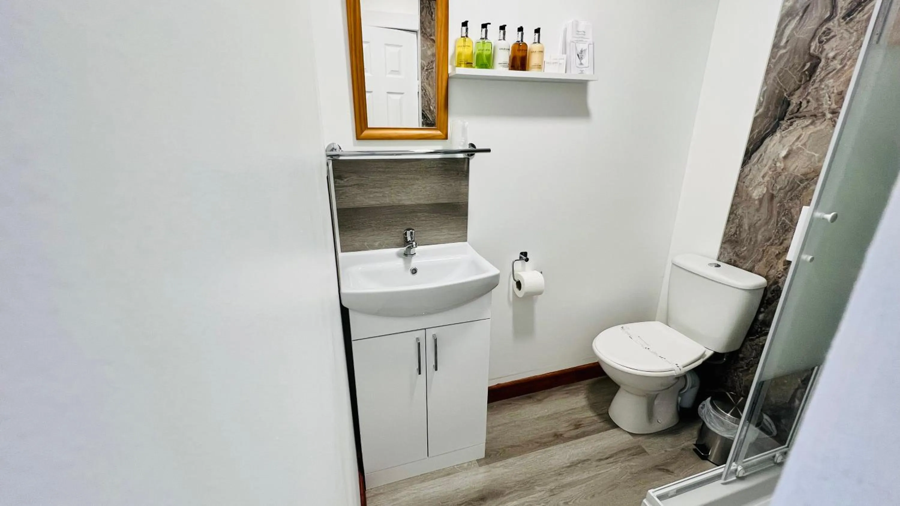 Bathroom in Aultguish Inn