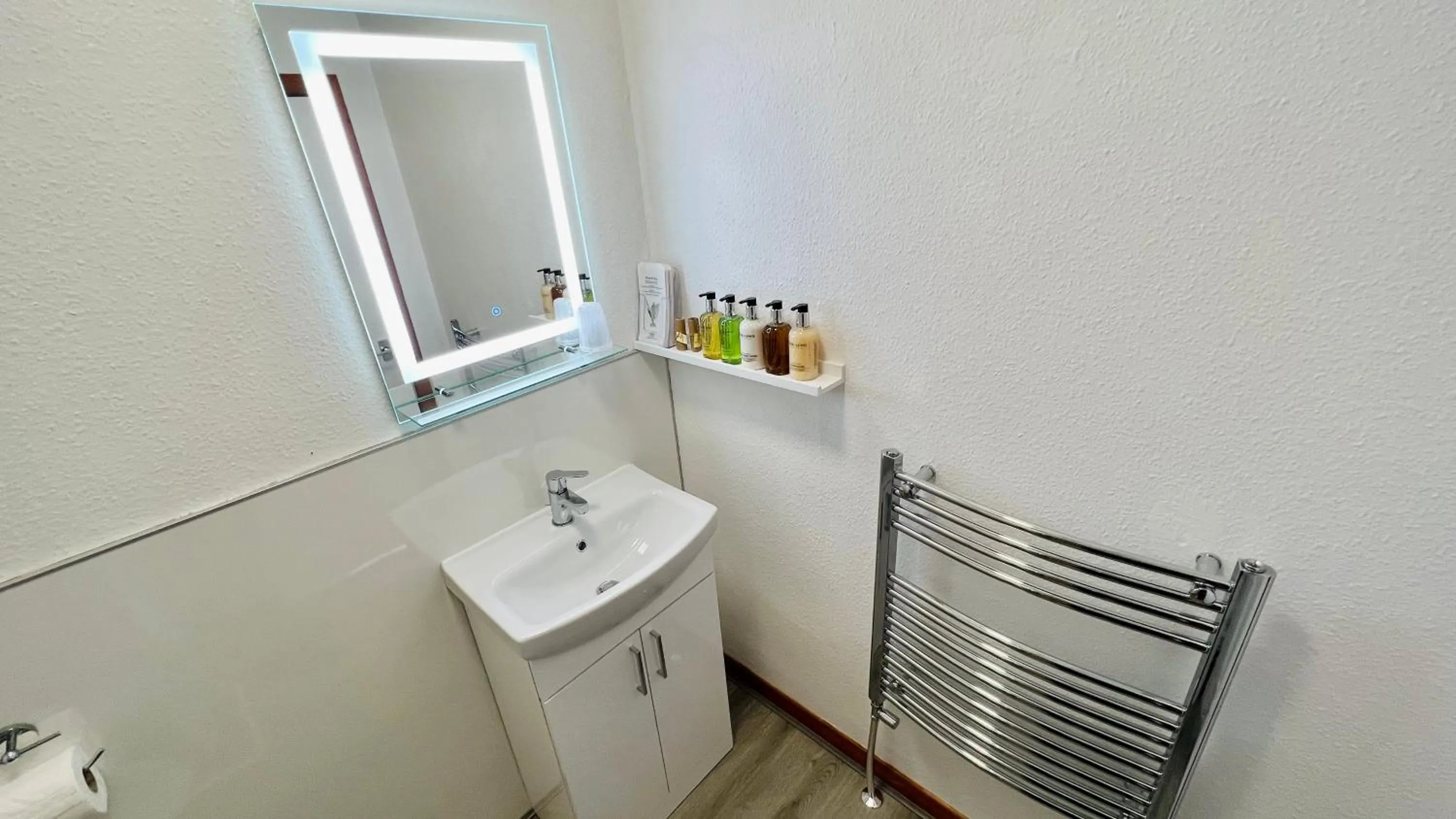 Bathroom in Aultguish Inn