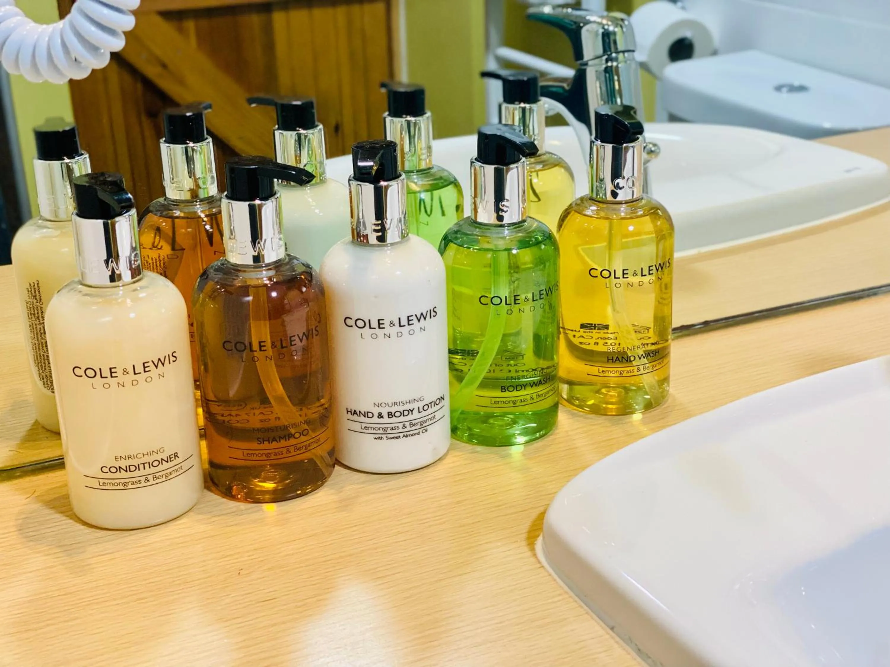 Bathroom in Aultguish Inn