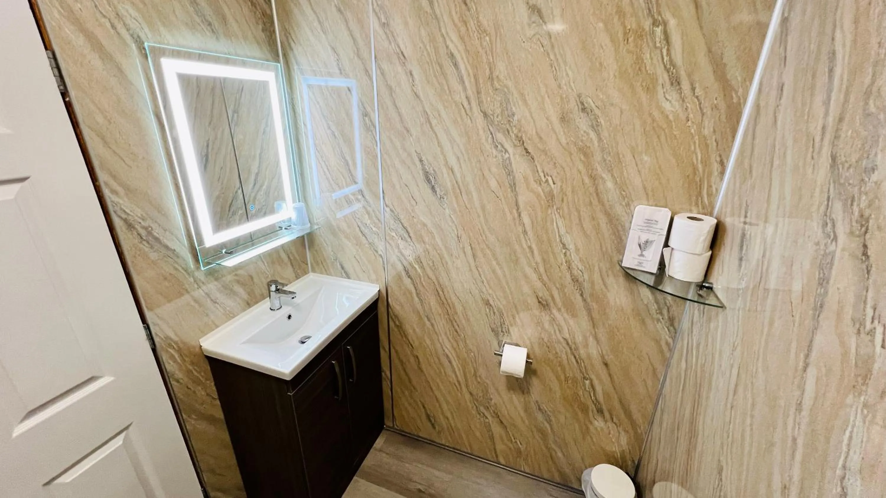 Bathroom in Aultguish Inn