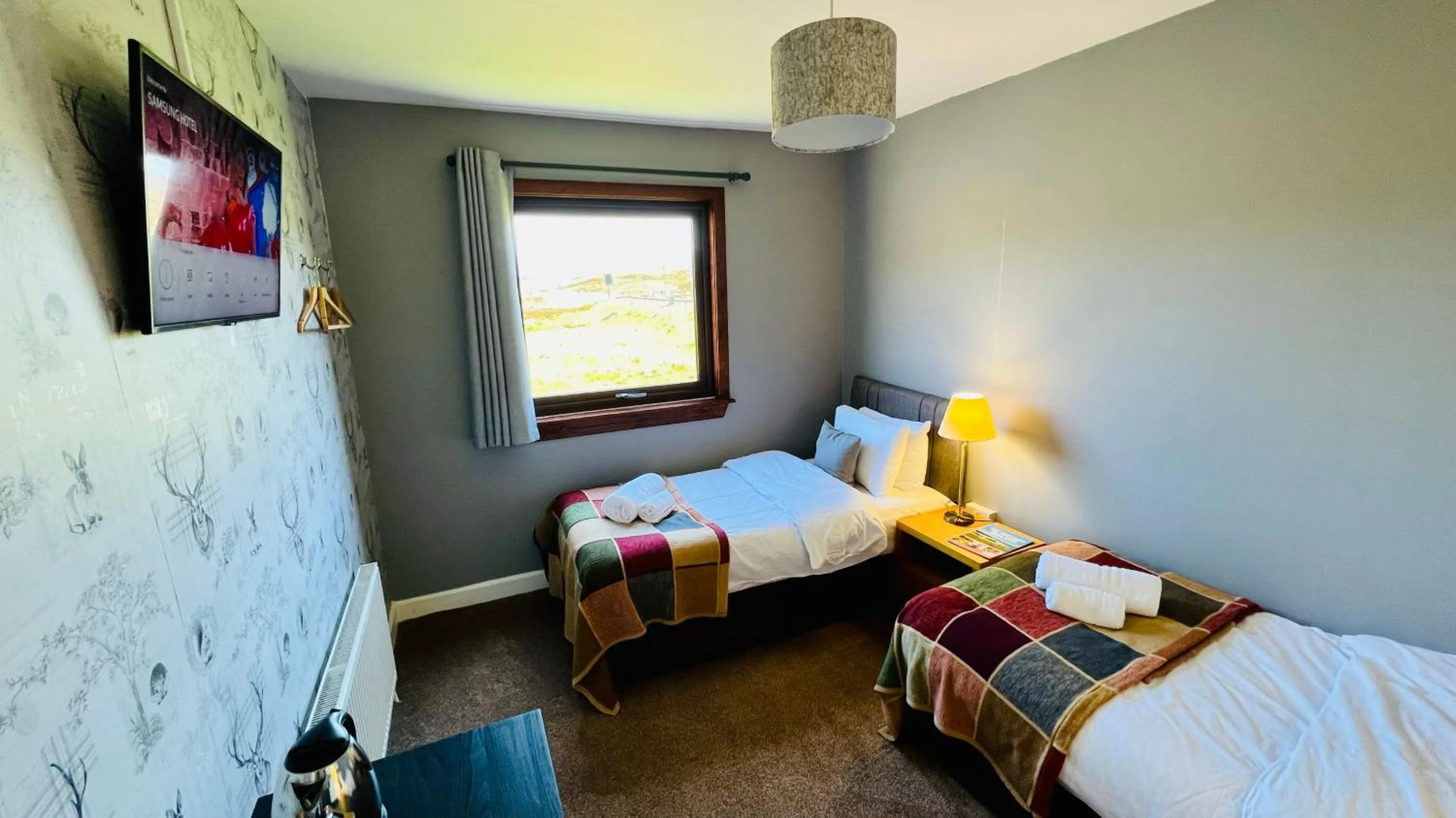 Photo of the whole room, Bed in Aultguish Inn