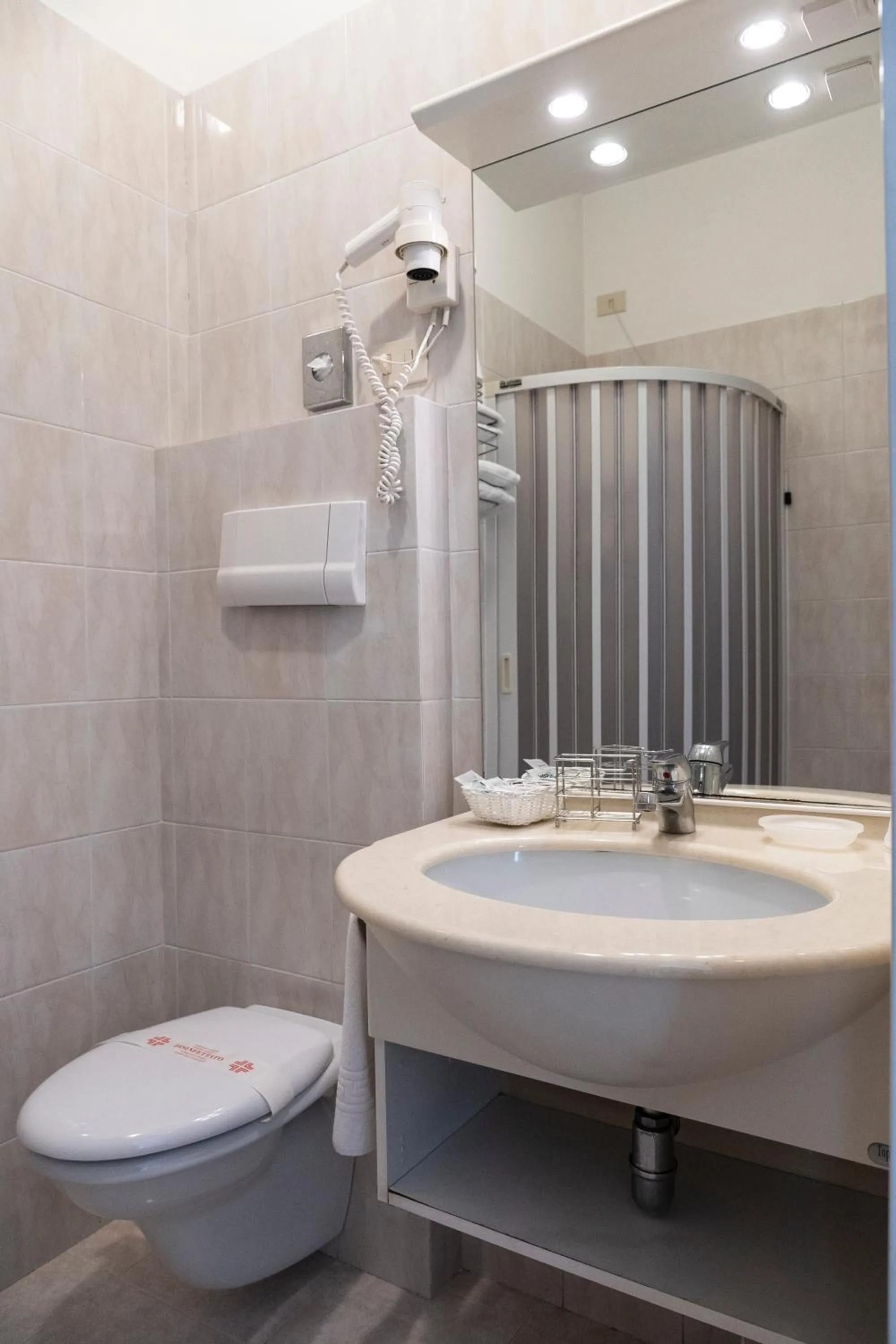 Shower in Hotel Mare Blu