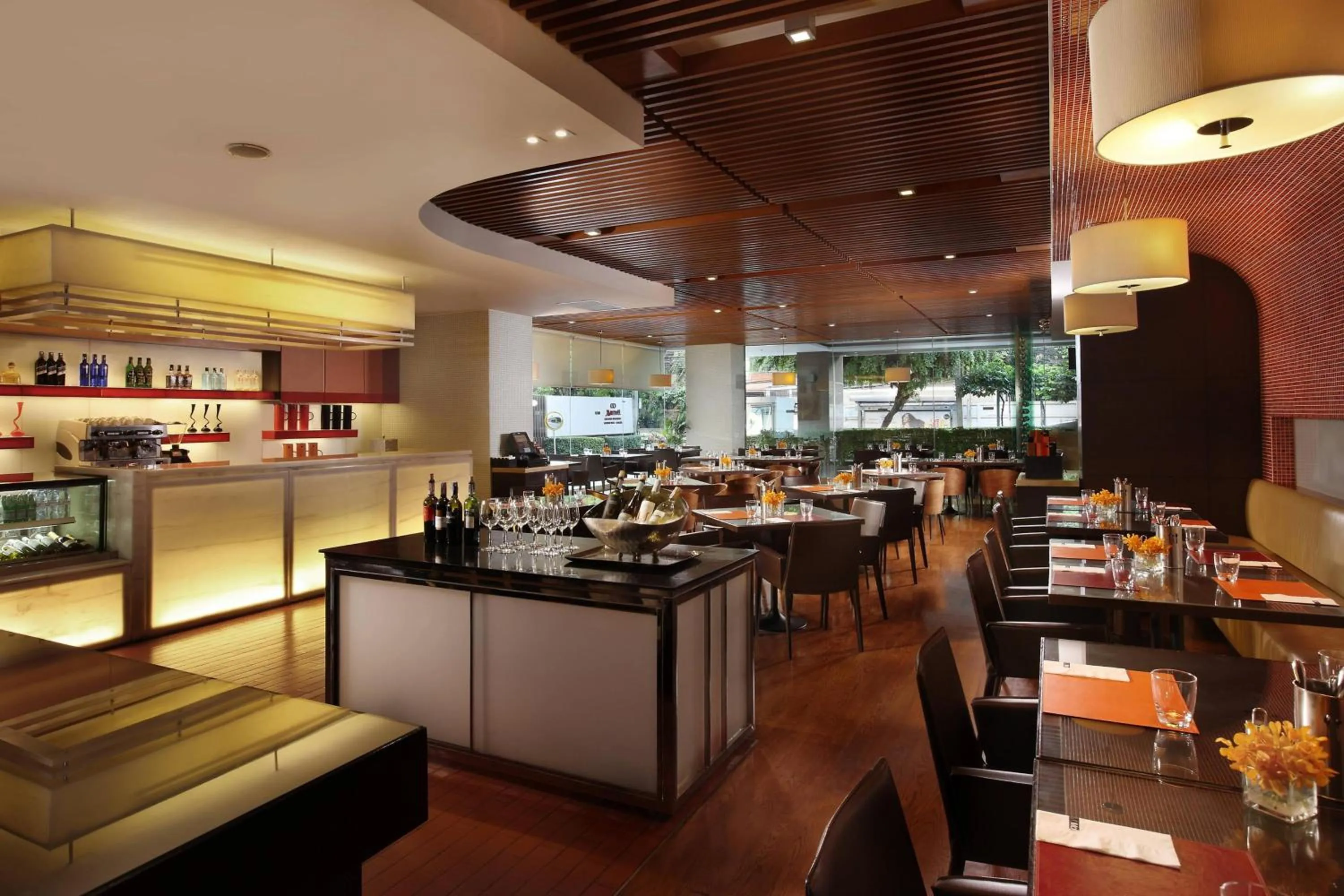 Restaurant/places to eat in Sathorn Vista, Bangkok - Marriott Executive Apartments