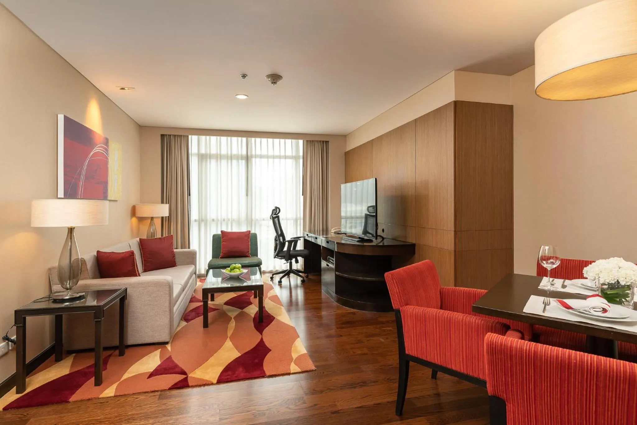 TV and multimedia in Sathorn Vista, Bangkok - Marriott Executive Apartments
