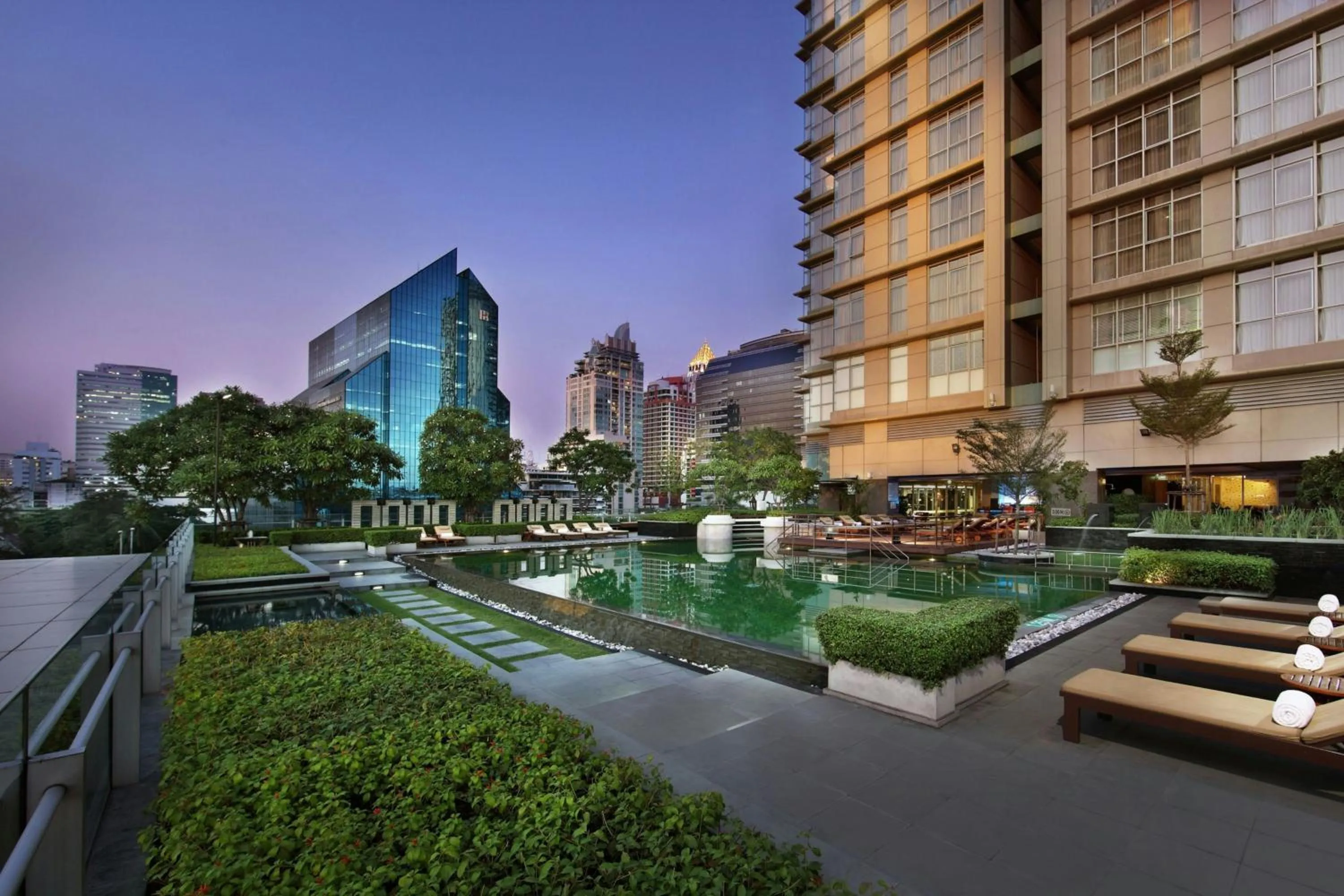 Swimming pool in Sathorn Vista, Bangkok - Marriott Executive Apartments