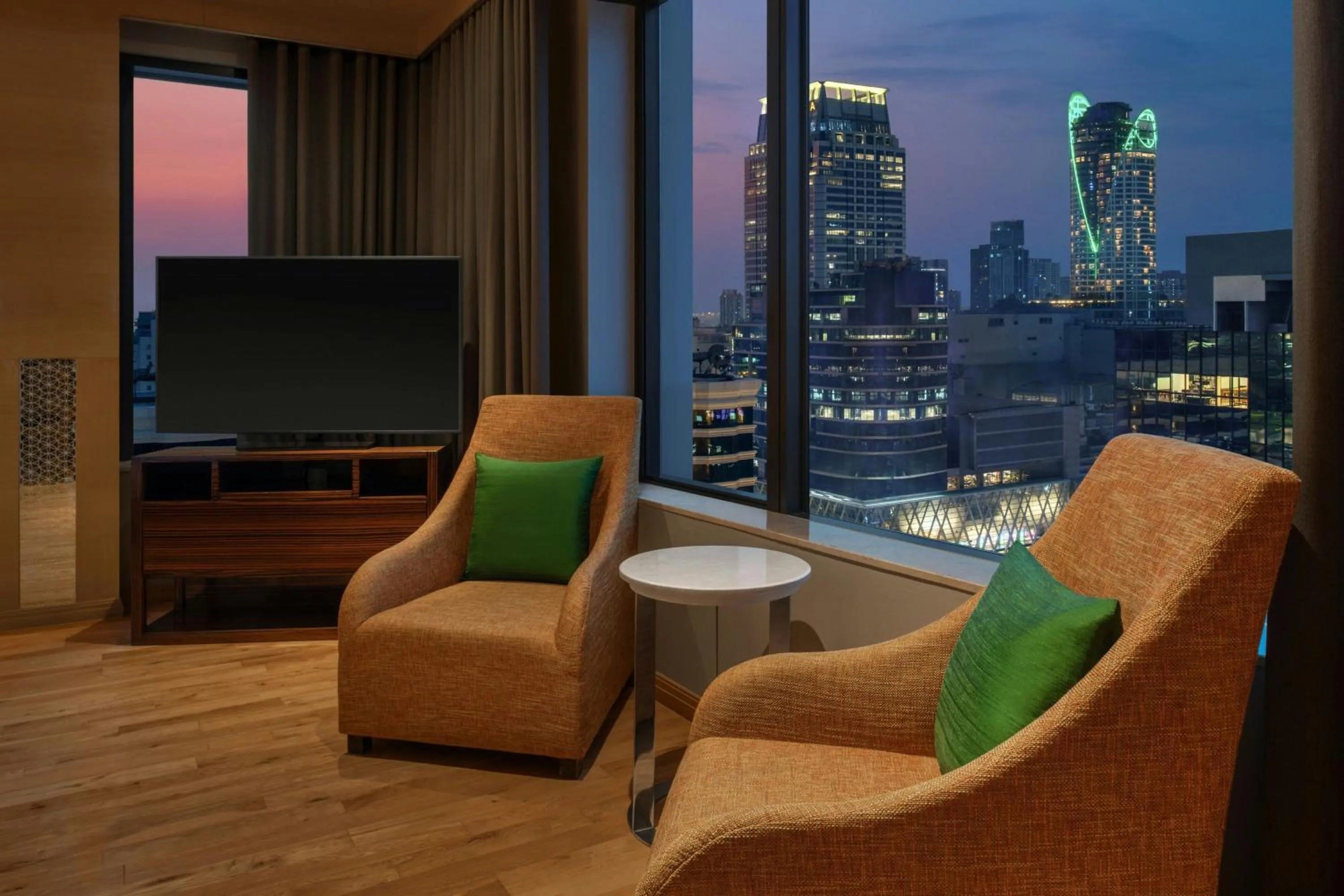 Photo of the whole room in Renaissance Bangkok Ratchaprasong Hotel by Marriott