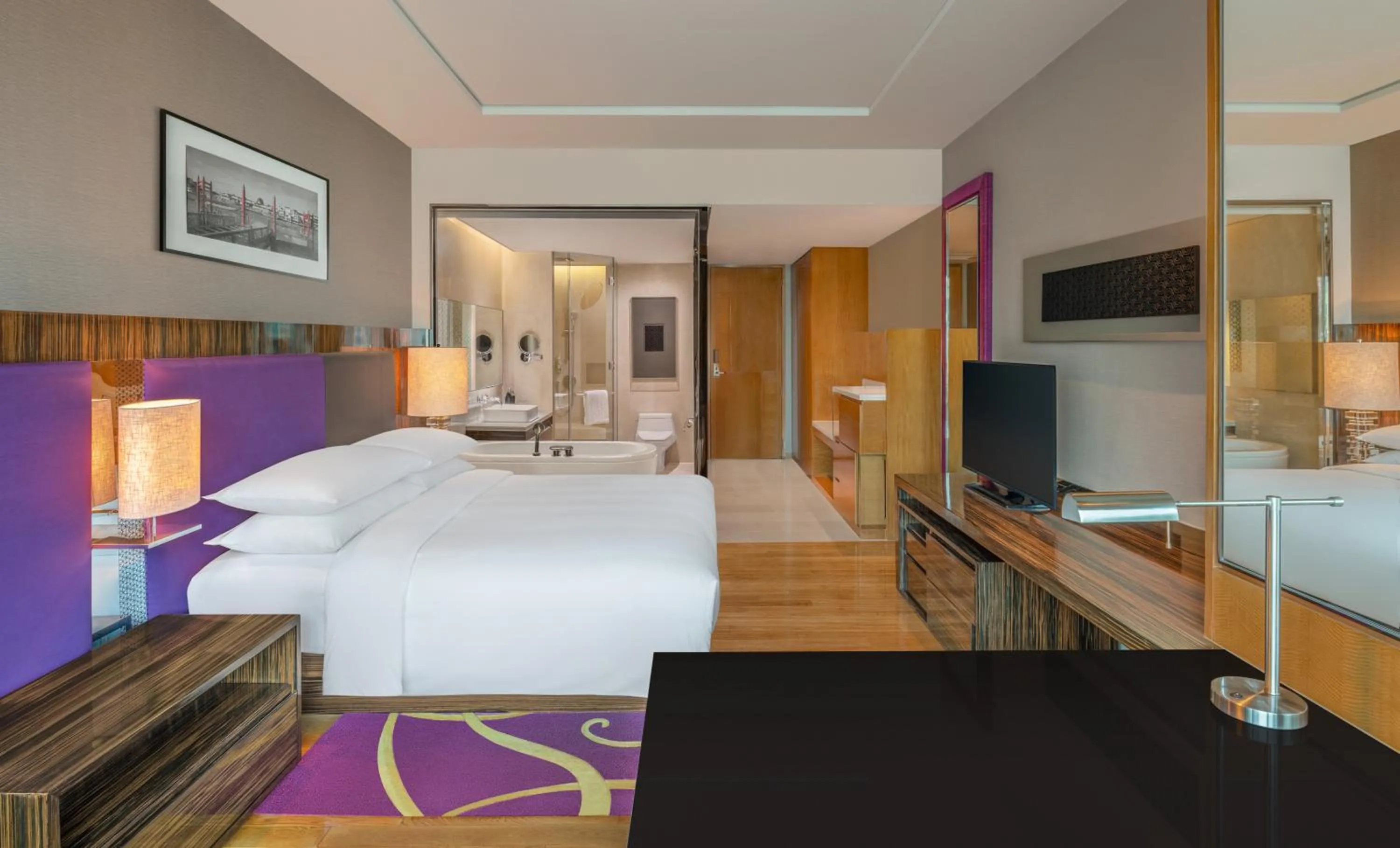 Bed in Renaissance Bangkok Ratchaprasong Hotel by Marriott