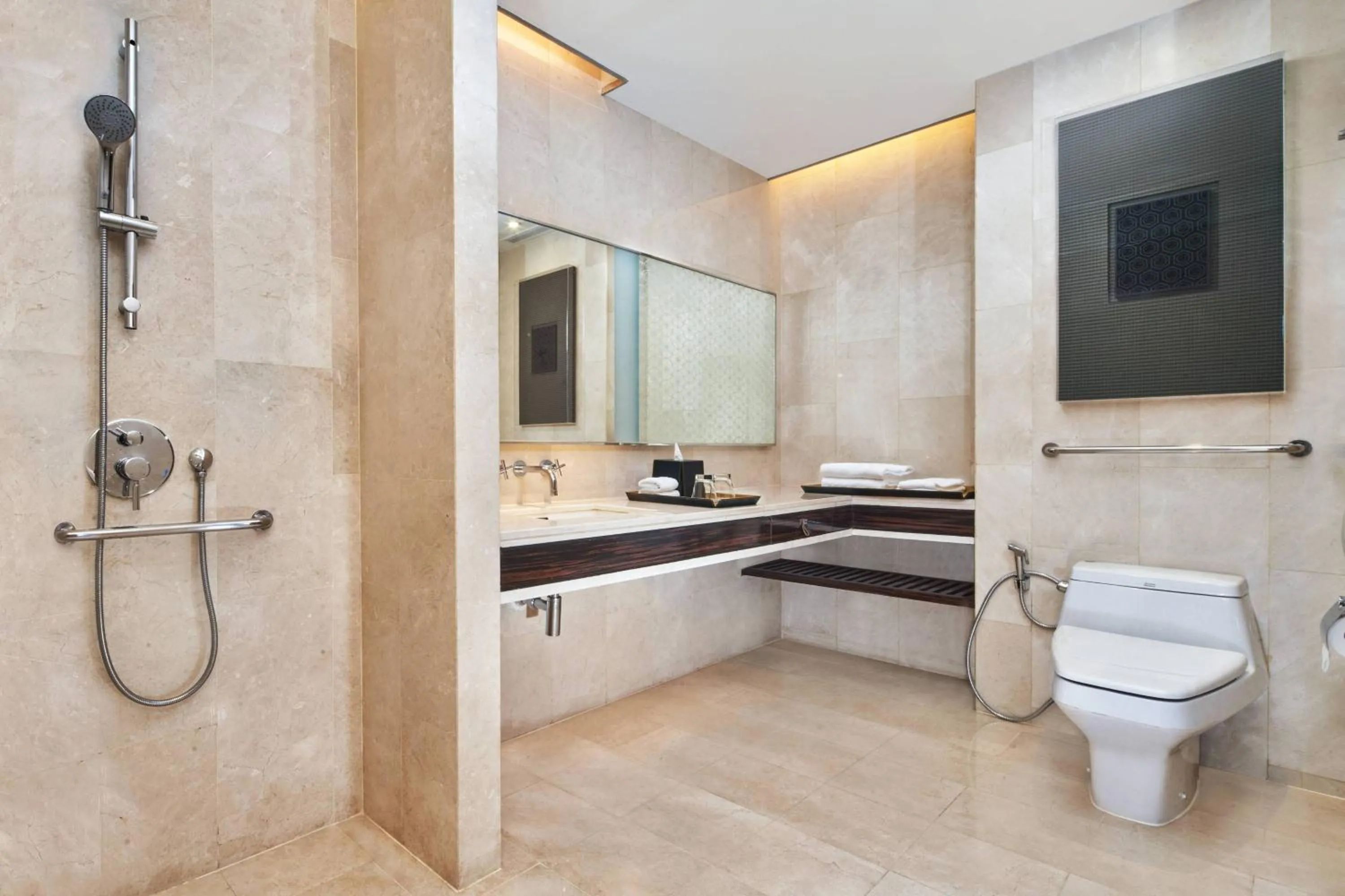 Bathroom in Renaissance Bangkok Ratchaprasong Hotel by Marriott