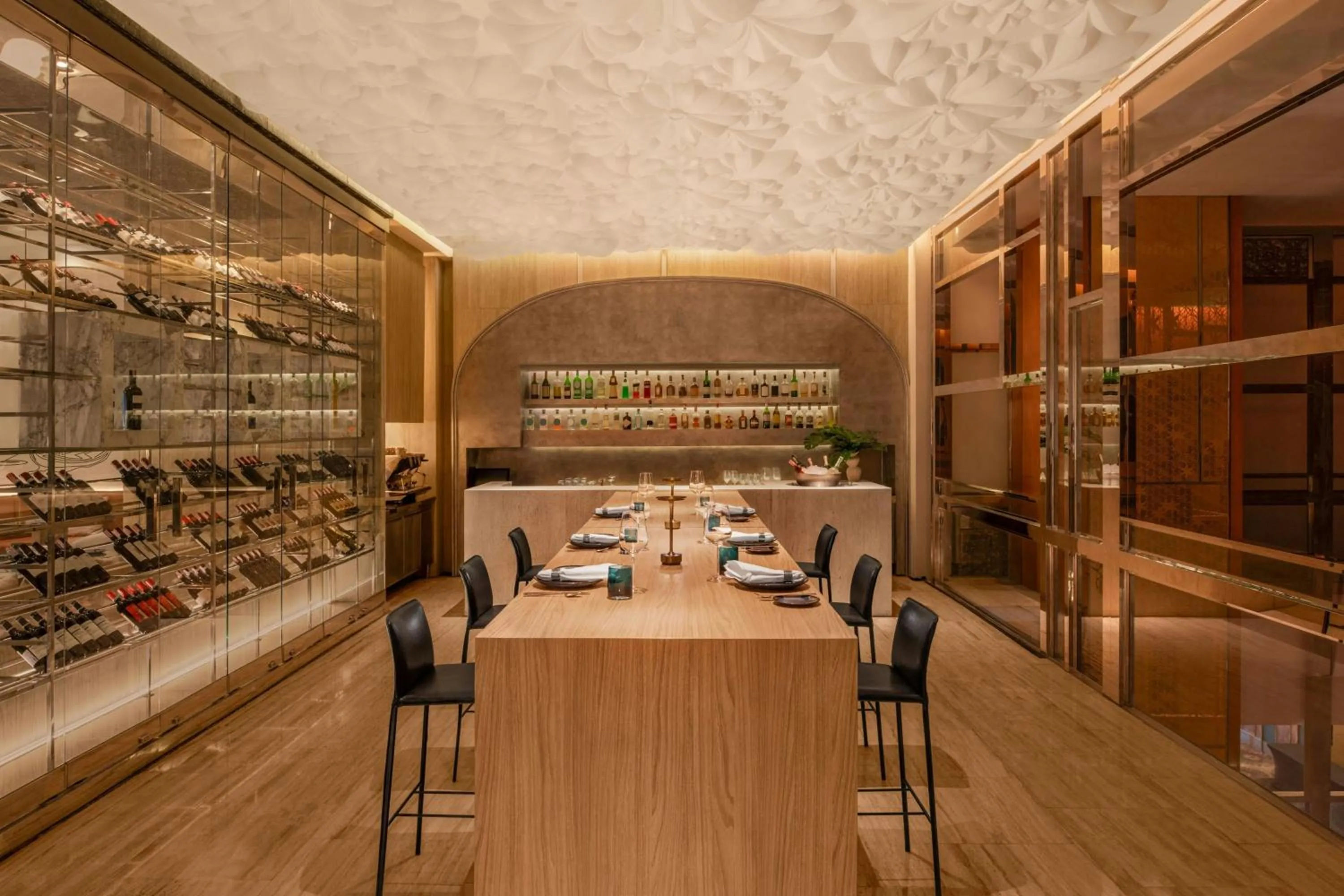 Restaurant/places to eat in Renaissance Bangkok Ratchaprasong Hotel by Marriott