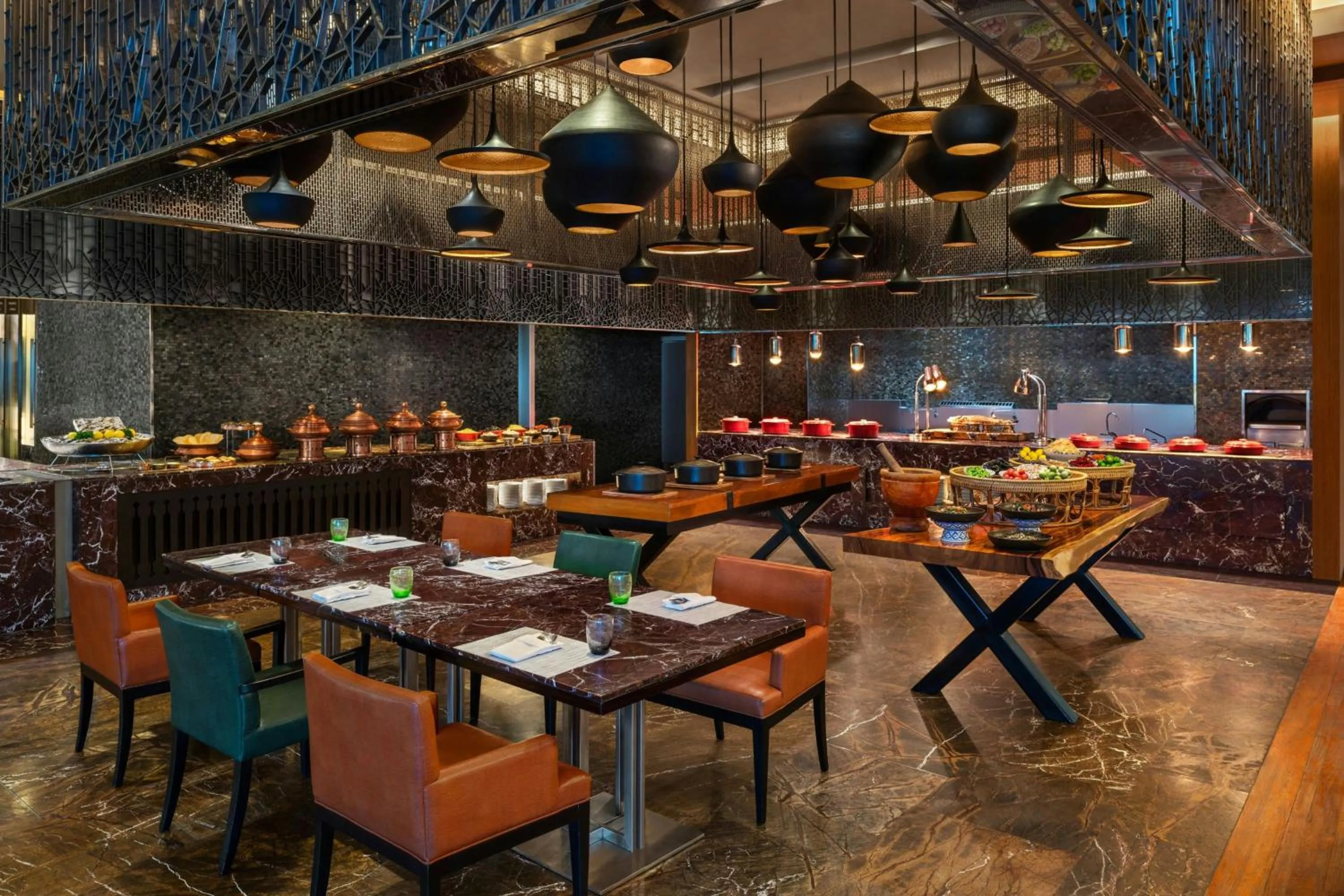 Restaurant/places to eat in Renaissance Bangkok Ratchaprasong Hotel by Marriott