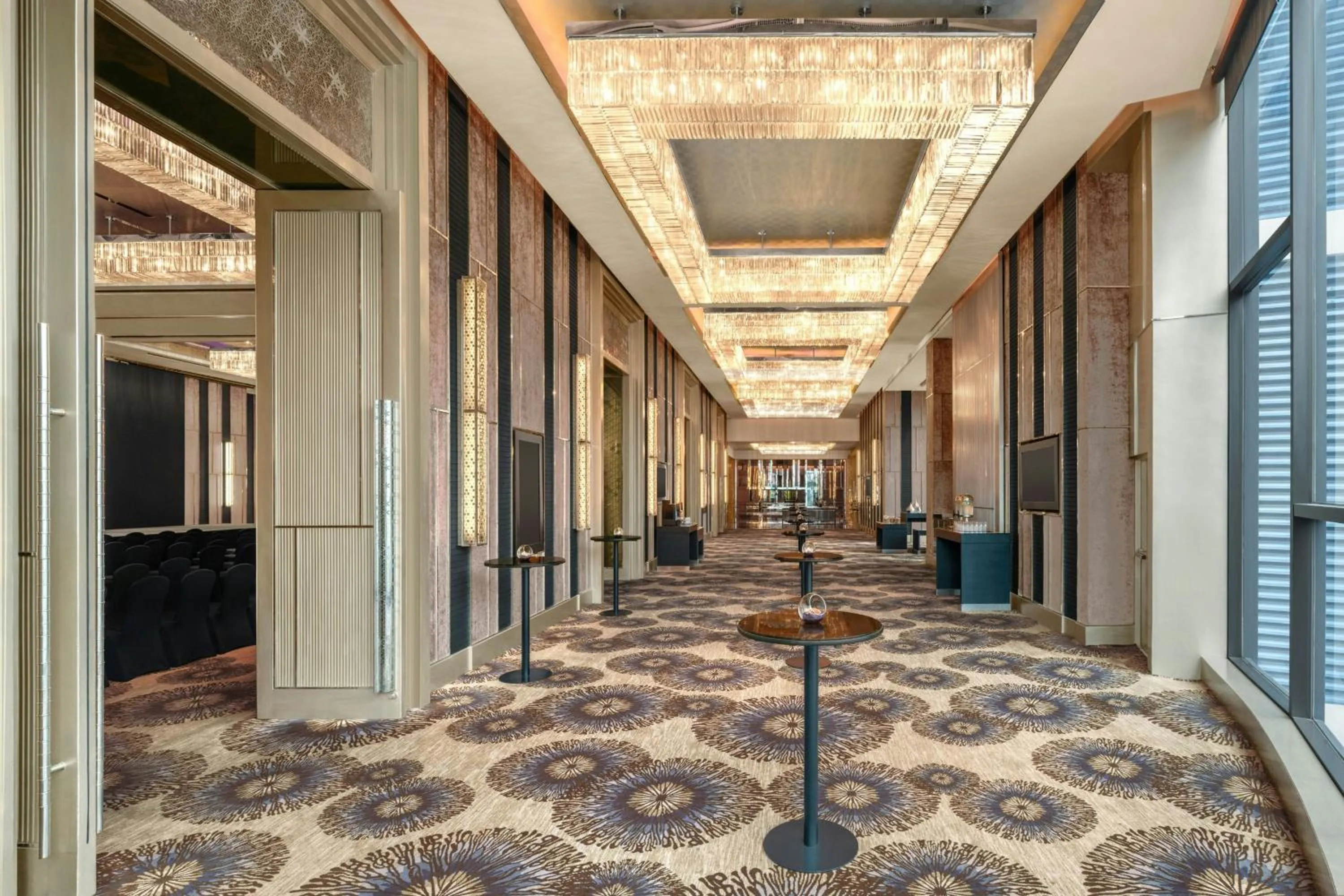 Meeting/conference room in Renaissance Bangkok Ratchaprasong Hotel by Marriott