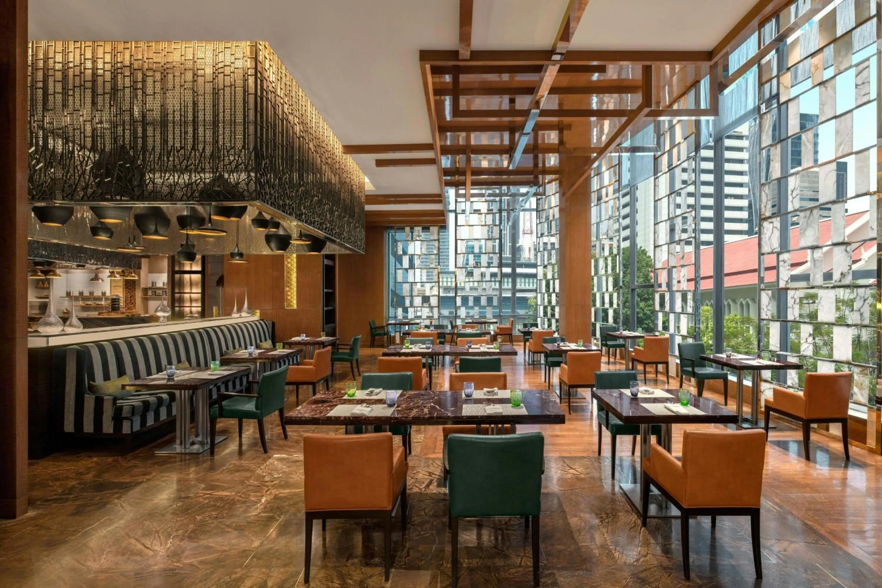 Restaurant/places to eat in Renaissance Bangkok Ratchaprasong Hotel by Marriott