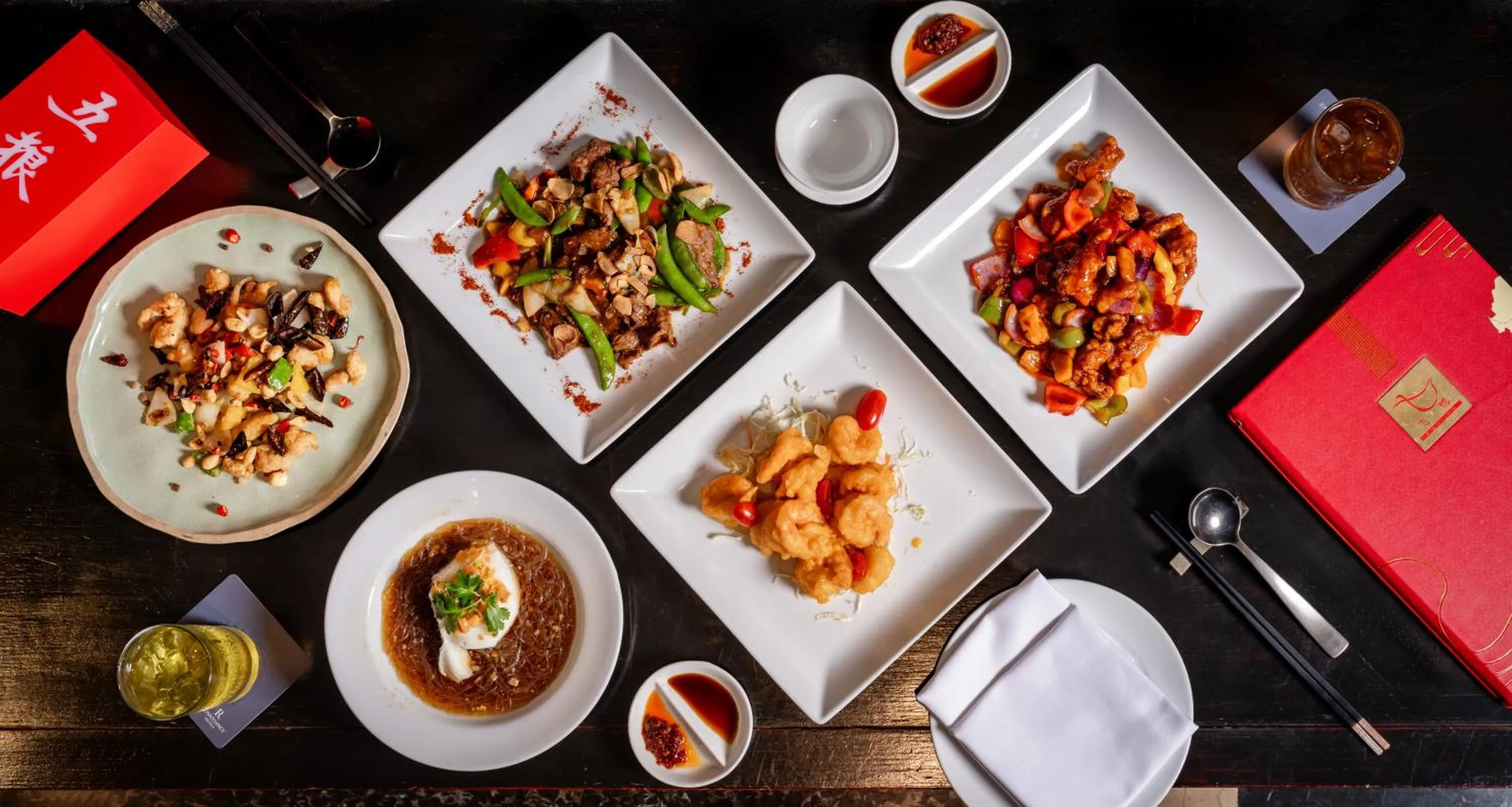 Restaurant/places to eat in Renaissance Bangkok Ratchaprasong Hotel by Marriott