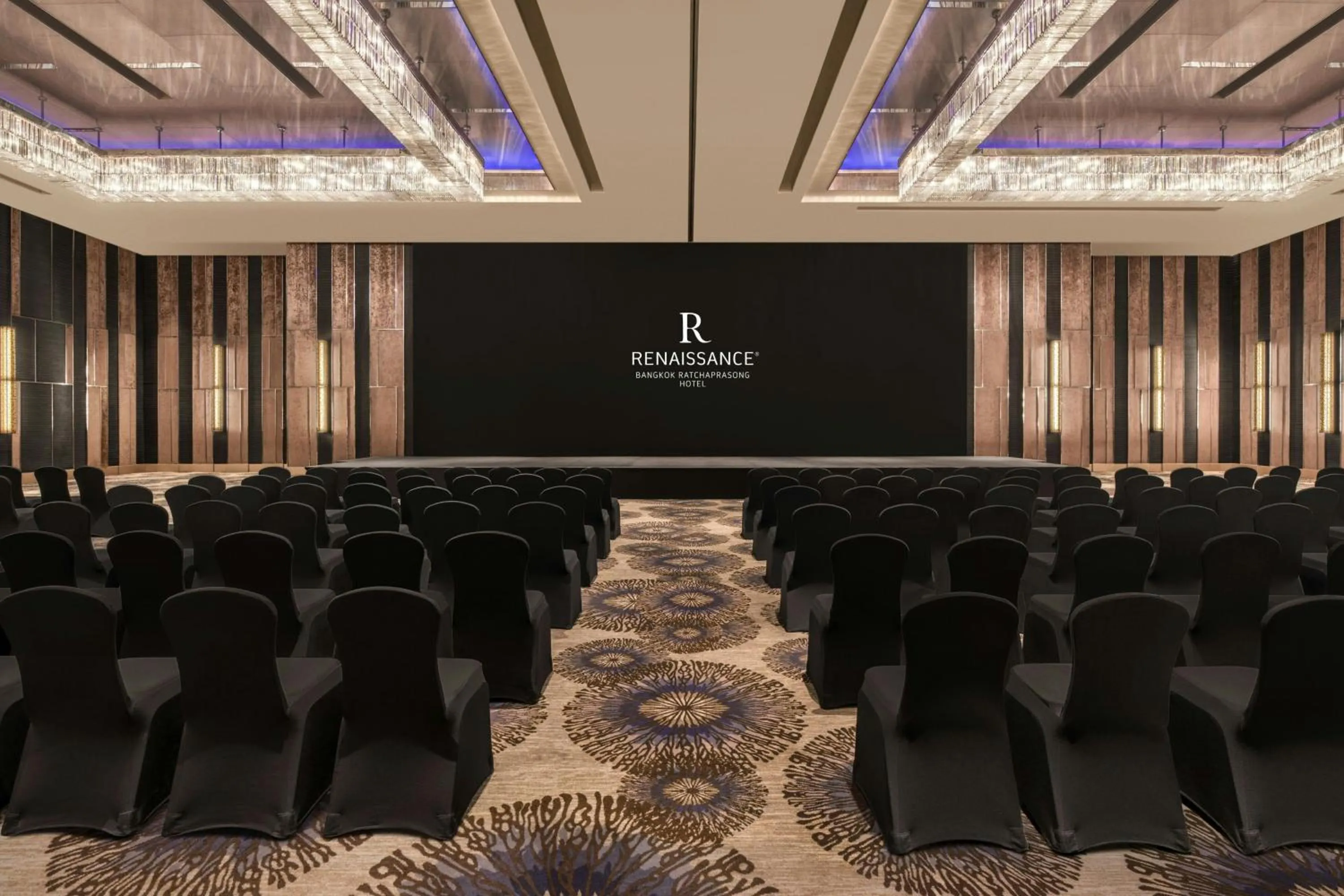 Meeting/conference room in Renaissance Bangkok Ratchaprasong Hotel by Marriott
