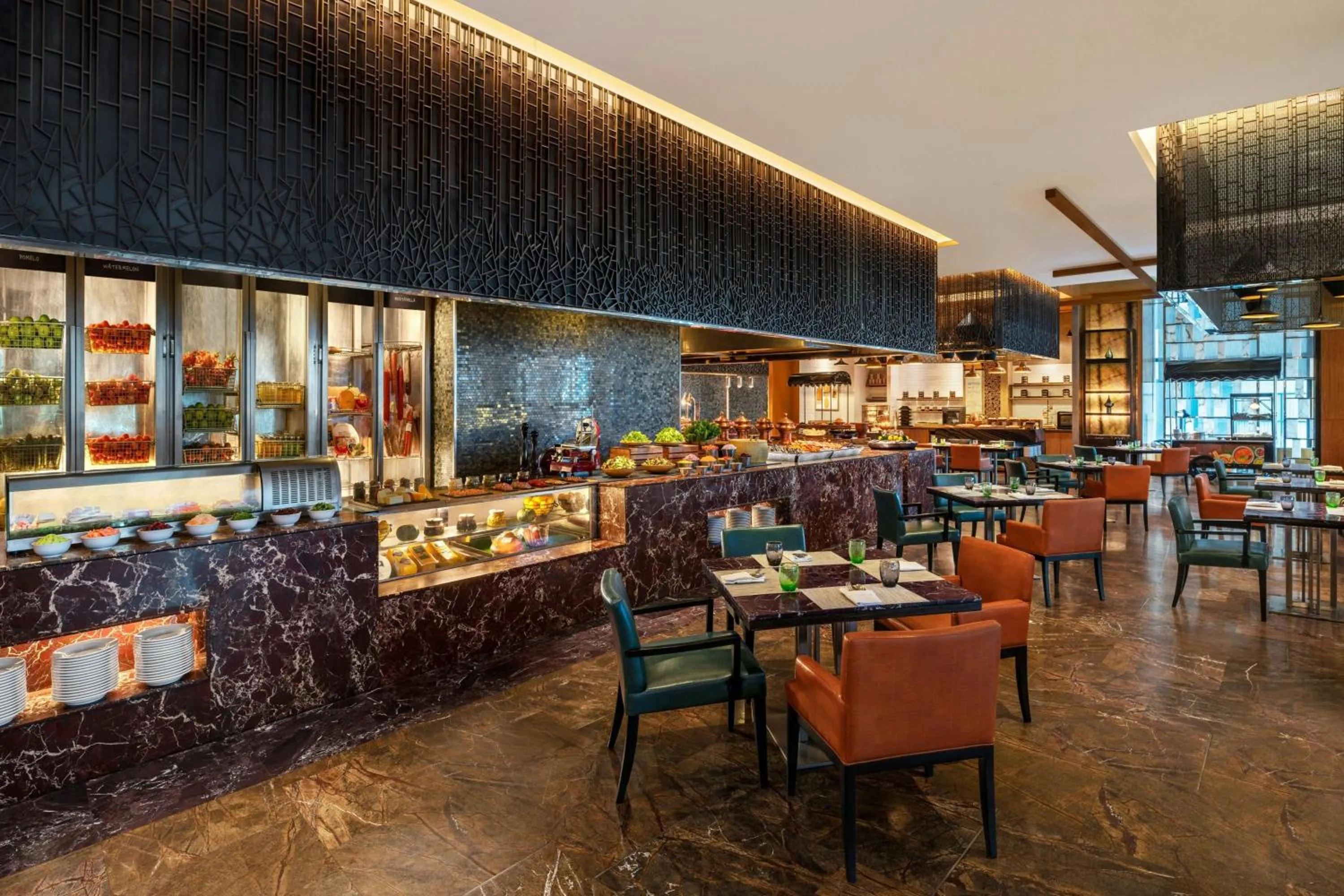 Restaurant/places to eat in Renaissance Bangkok Ratchaprasong Hotel by Marriott