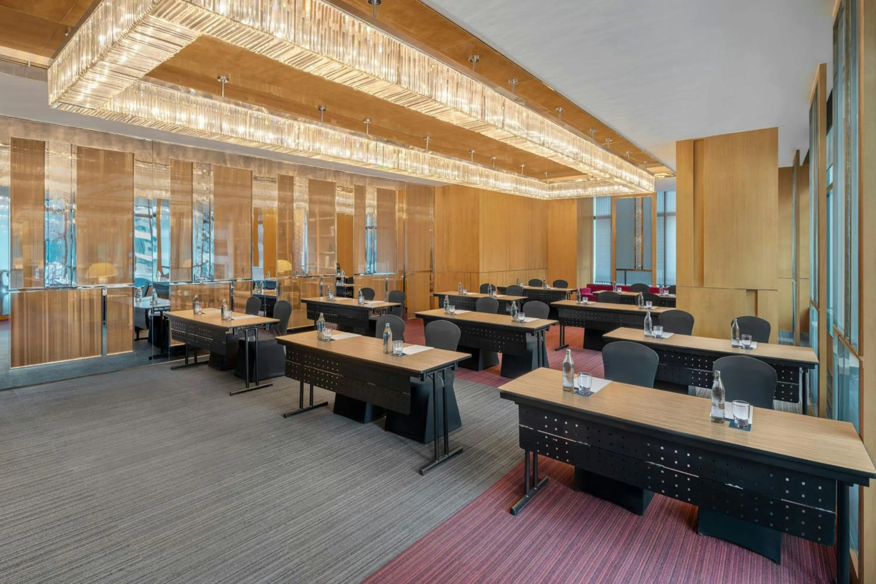 Meeting/conference room in Renaissance Bangkok Ratchaprasong Hotel by Marriott