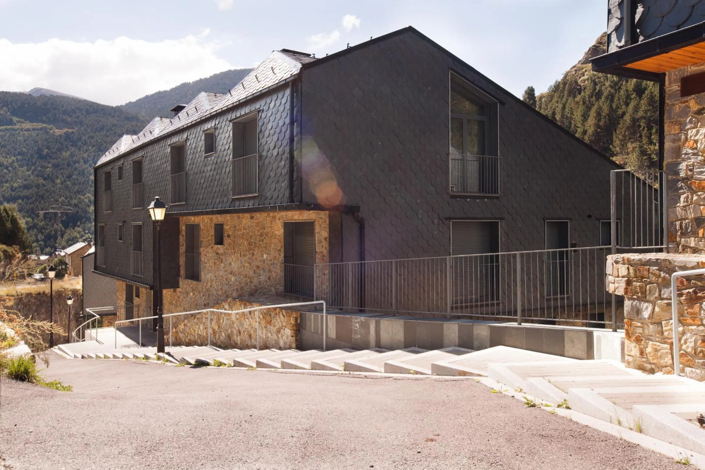 Property building in Font del Ferro Apartments