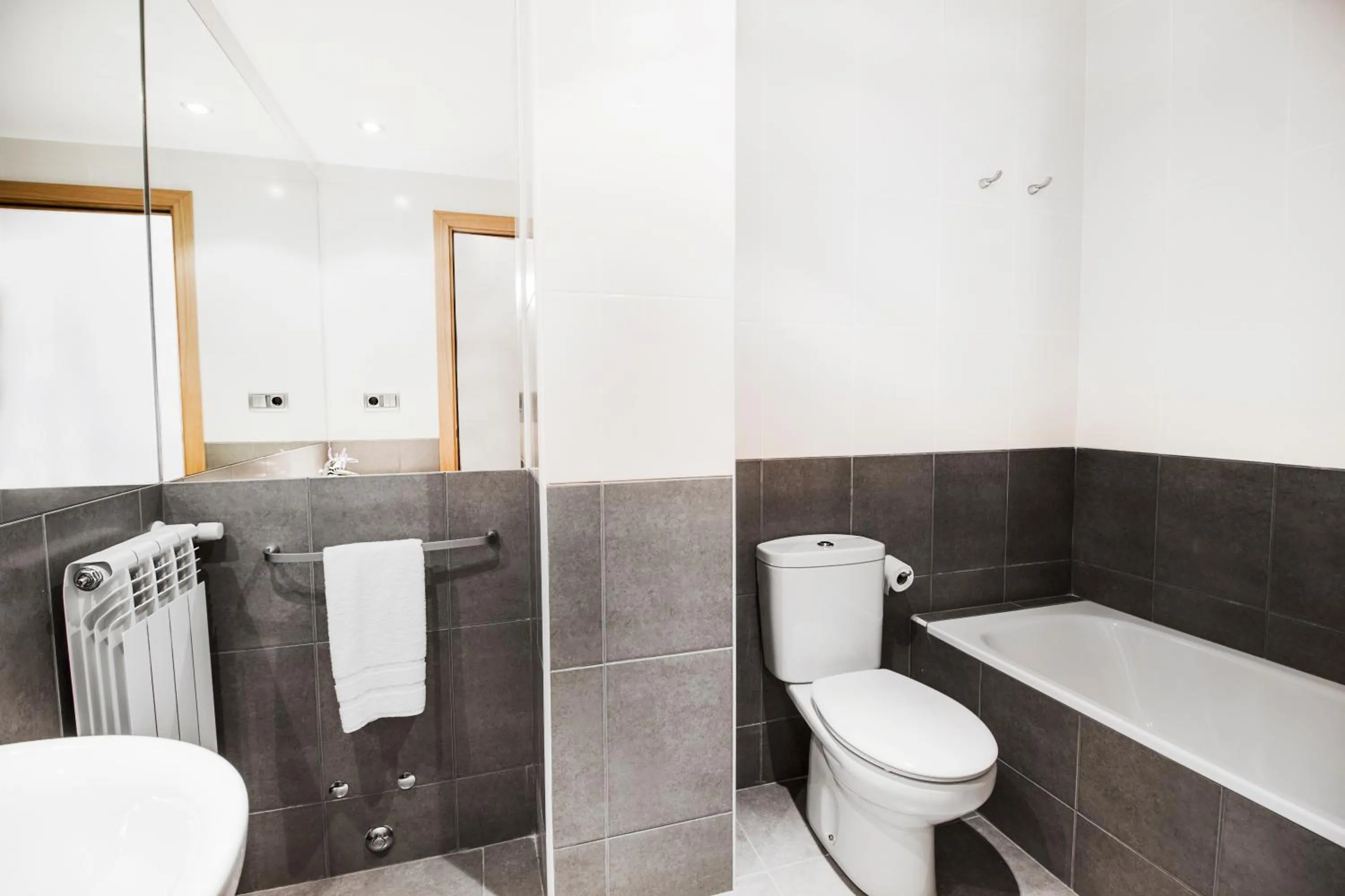 Bathroom in Font del Ferro Apartments