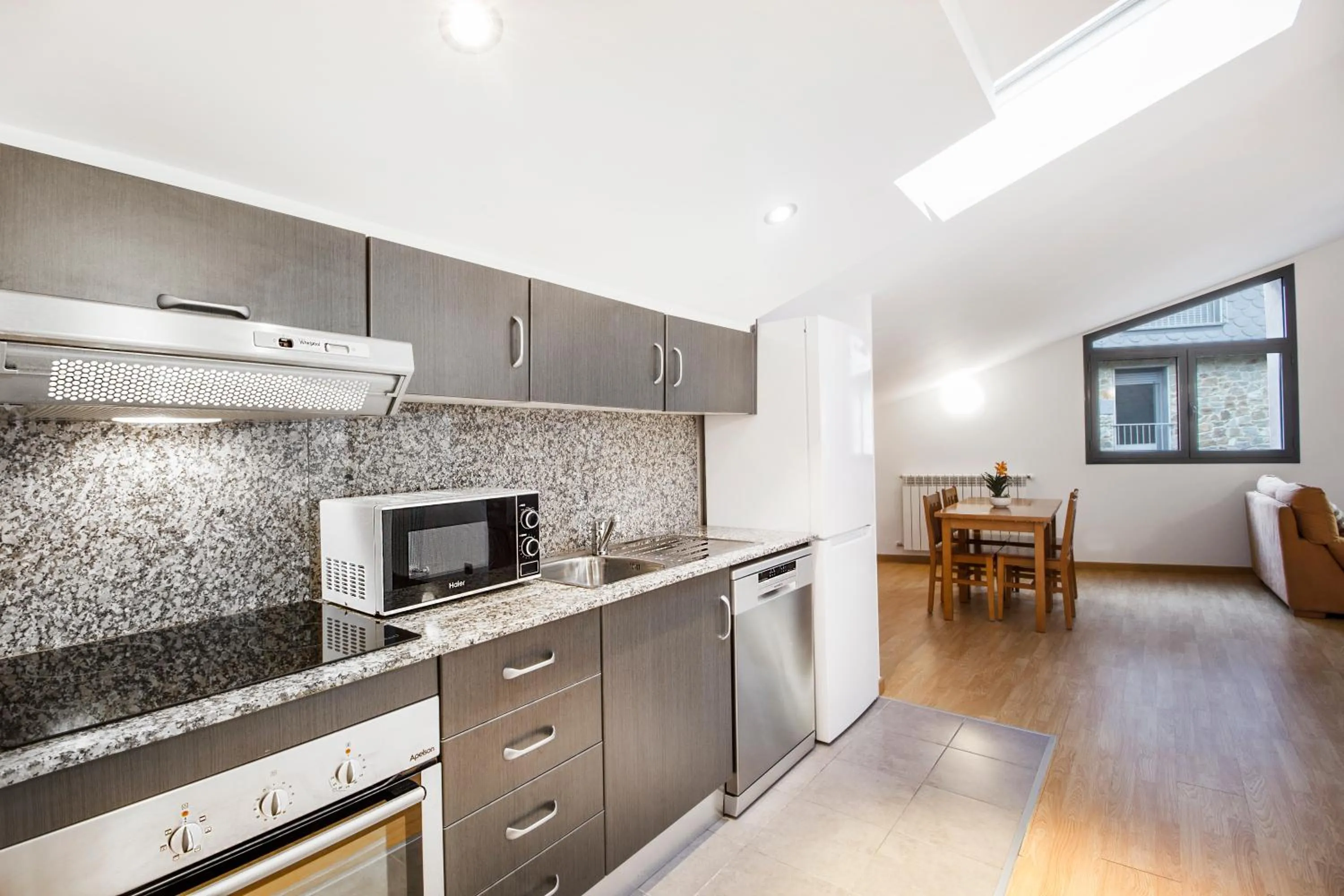 Kitchen or kitchenette in Font del Ferro Apartments