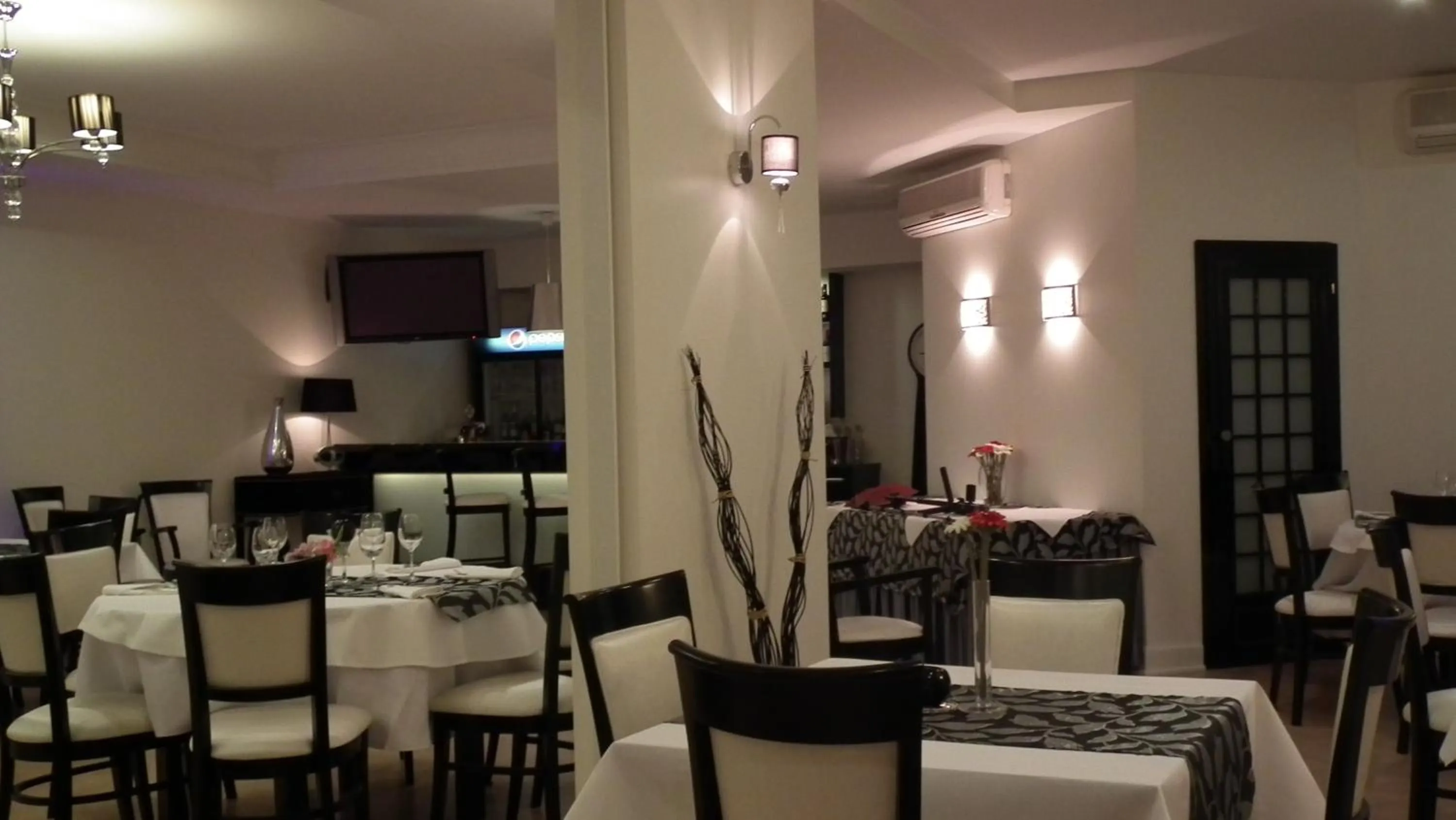 Restaurant/places to eat in Hotel & Restauracja Glass