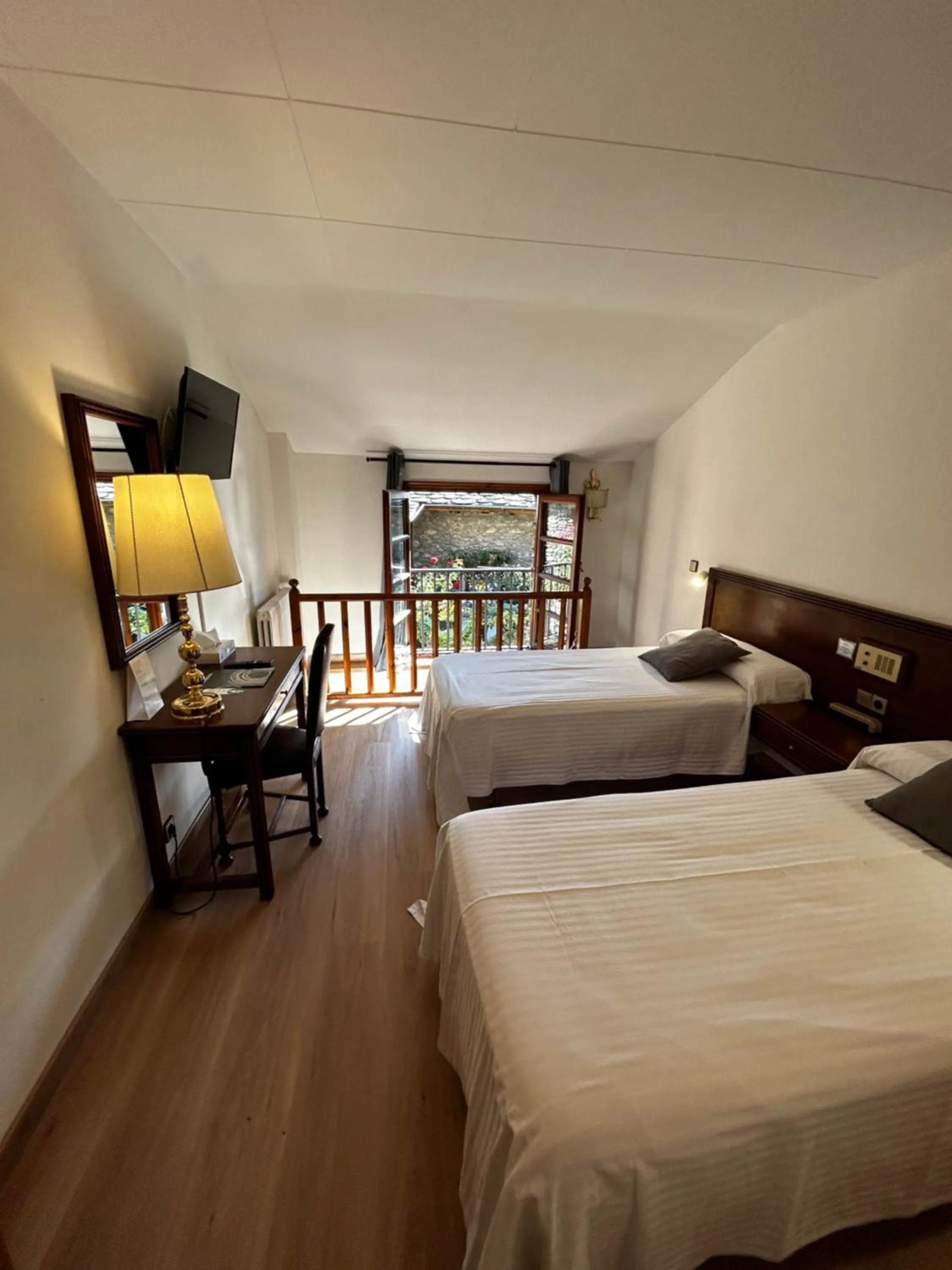 Photo of the whole room, Bed in Hotel Santa Bàrbara De La Vall D'ordino
