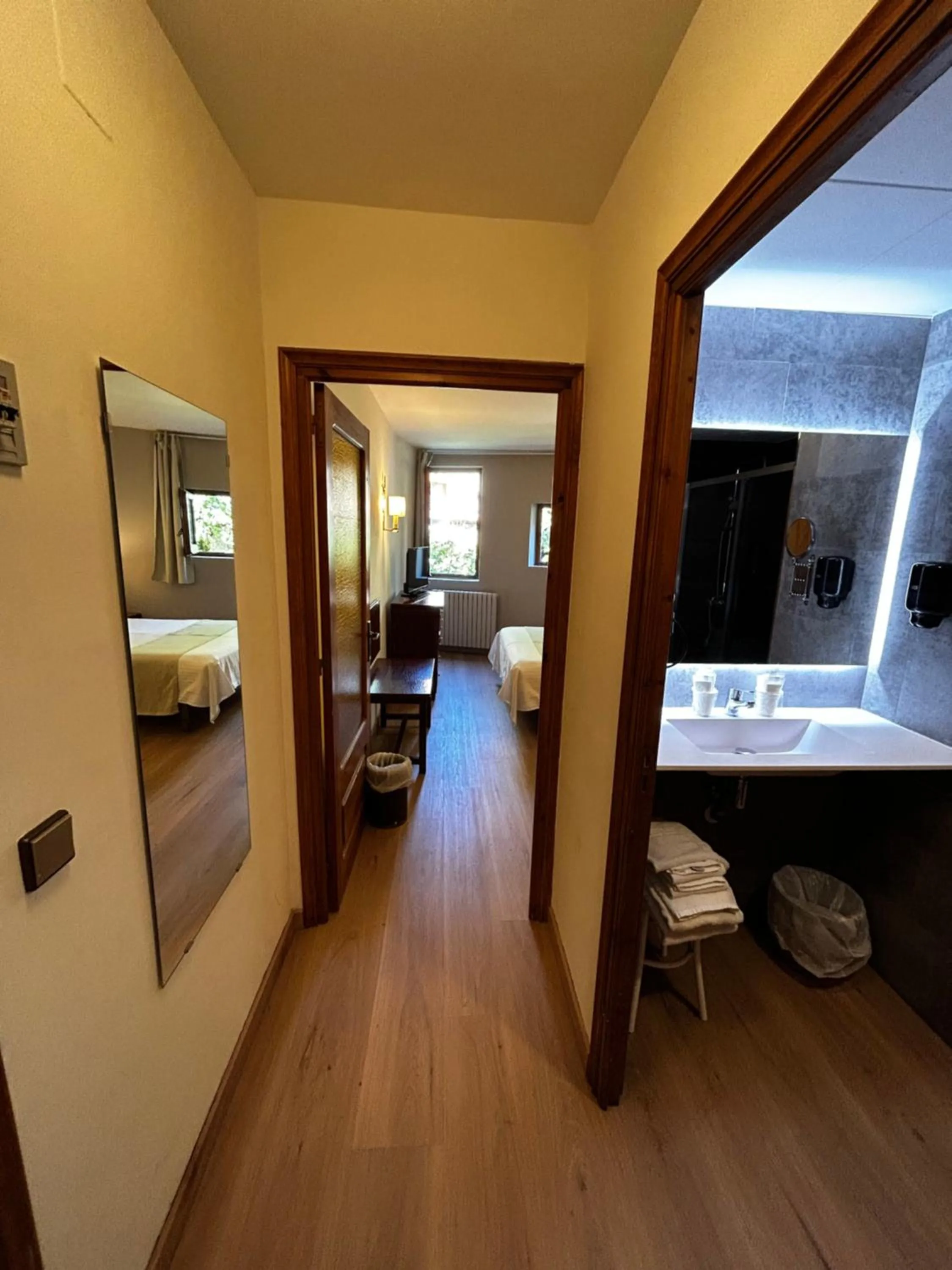 Photo of the whole room, Bed in Hotel Santa Bàrbara De La Vall D'ordino