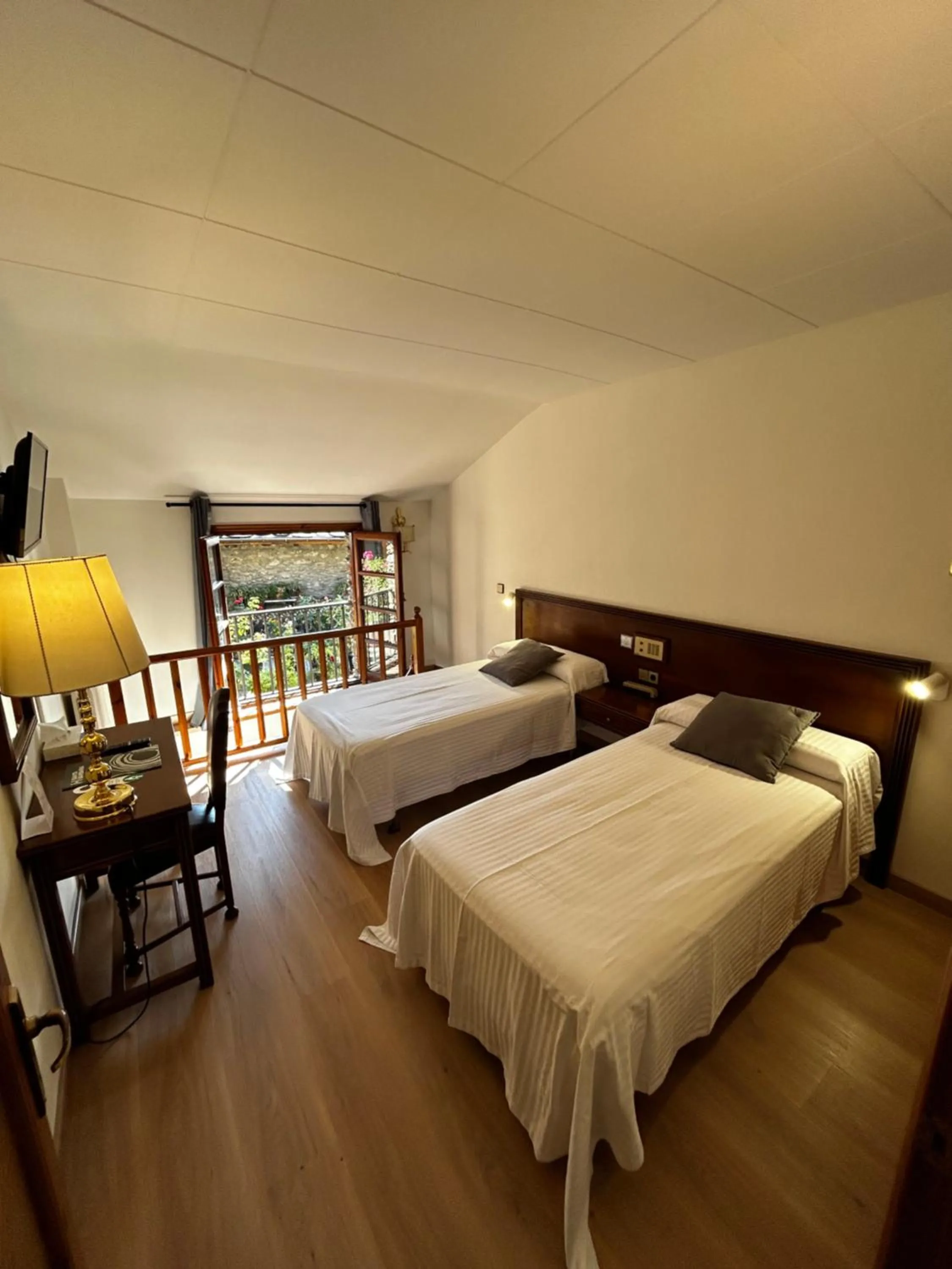 Photo of the whole room, Bed in Hotel Santa Bàrbara De La Vall D'ordino
