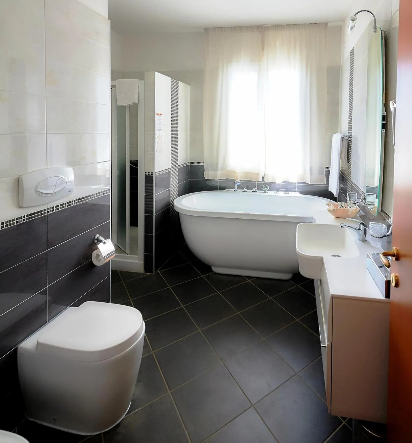 Bathroom in Bolgheri Marina Resort